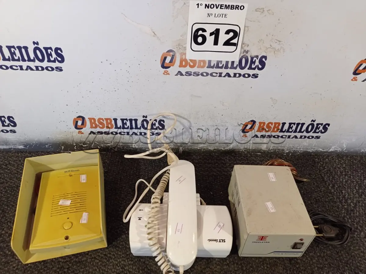 LOTE 612 - 01 INTERFONE E 01 FONTE DE ALIMENTAÇÃO. (NO ESTADO) ATENÇÃO! FAZER A VISITAÇÃO ANTES DE ARREMATAR, NÃO SABEMOS SE FUNCIONA. LEILÃO NÃO TEM GARANTIA E NEM DEVOLUÇÃO, SUJEITO A POSSÍVEIS AVARIAS VISÍVEIS/OCULTAS E/OU AUSÊNCIA DE COMPONENTES.