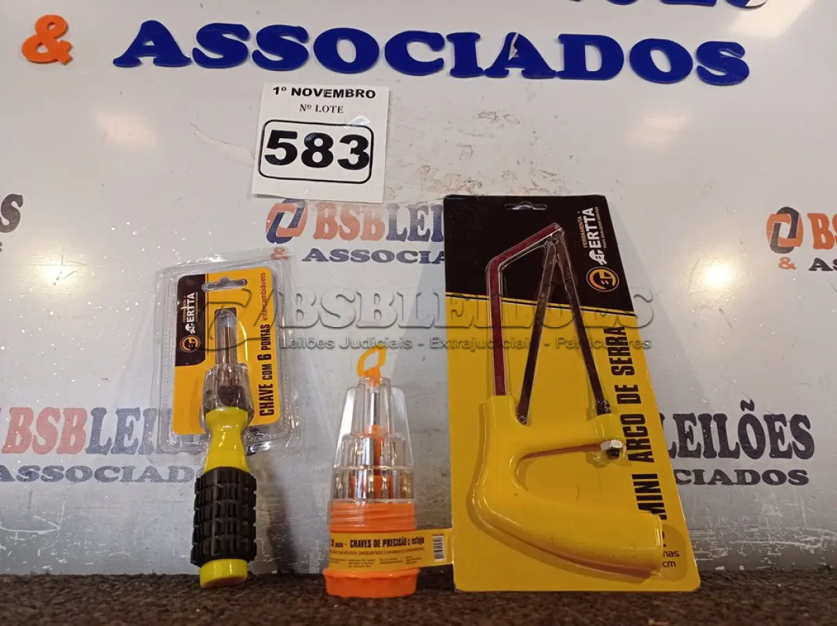 LOTE 583 - 01 MINI ARCO DE SERRA E 02 CHAVES COM PONTAS INTERCAMBIÁVEIS. (NO ESTADO) ATENÇÃO! FAZER A VISITAÇÃO ANTES DE ARREMATAR, NÃO SABEMOS SE FUNCIONA. LEILÃO NÃO TEM GARANTIA E NEM DEVOLUÇÃO, SUJEITO A POSSÍVEIS AVARIAS VISÍVEIS/OCULTAS E/OU AUSÊNCIA DE COMPONENTES.