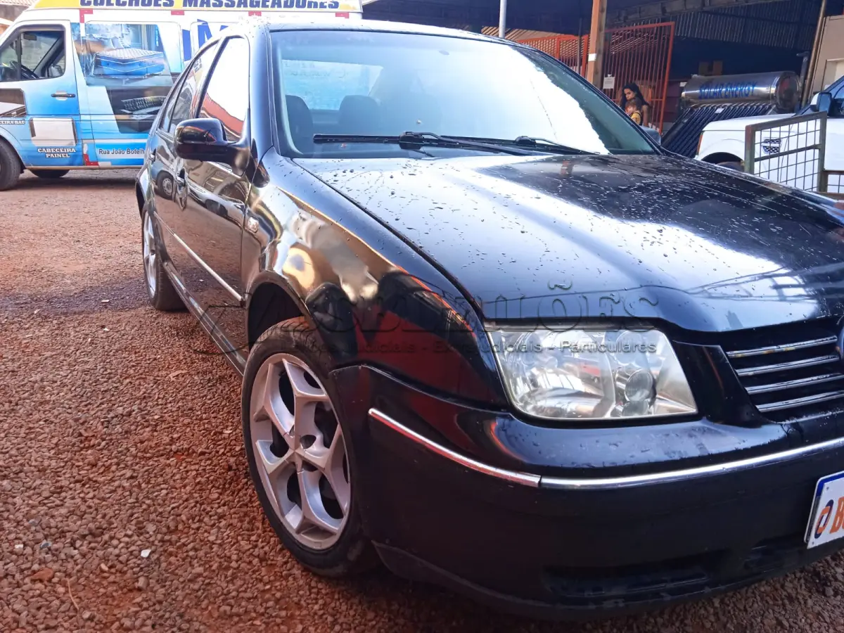 LOTE 634 - 01 VW BORA A GASOLINA; ANO 2006/2007 NA COR PRETA (NO ESTADO)