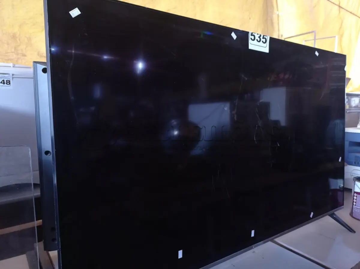 LOTE 535 - 01 TV LG 55” POL PARA RETIRADA DE PEÇAS. (NO ESTADO) ATENÇÃO! FAZER A VISITAÇÃO ANTES DE ARREMATAR, NÃO SABEMOS SE FUNCIONA. LEILÃO NÃO TEM GARANTIA E NEM DEVOLUÇÃO, SUJEITO A POSSÍVEIS AVARIAS VISÍVEIS/OCULTAS E/OU AUSÊNCIA DE COMPONENTES.