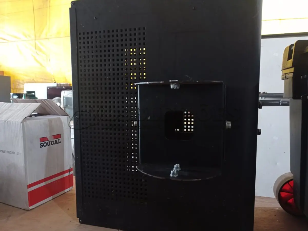 LOTE 421 - 01 CAIXA SUPORTE PARA PROJETOR. (NO ESTADO) ATENÇÃO! FAZER A VISITAÇÃO ANTES DE ARREMATAR, NÃO SABEMOS SE FUNCIONA. LEILÃO NÃO TEM GARANTIA E NEM DEVOLUÇÃO, SUJEITO A POSSÍVEIS AVARIAS VISÍVEIS/OCULTAS E/OU AUSÊNCIA DE COMPONENTES.