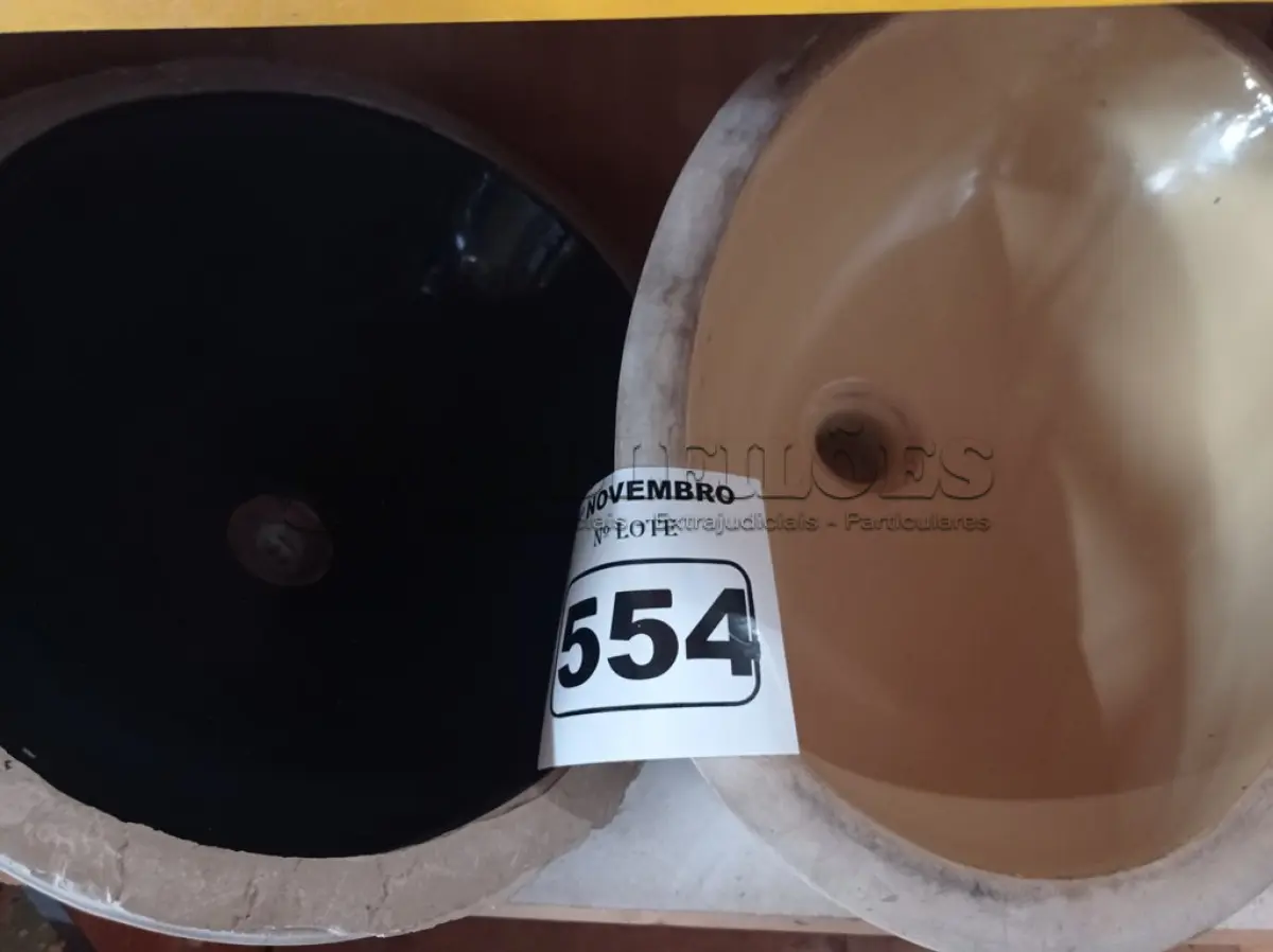 LOTE 554 - 02 CUBAS PARA LAVATÓRIO. (NO ESTADO) ATENÇÃO! FAZER A VISITAÇÃO ANTES DE ARREMATAR, NÃO SABEMOS SE FUNCIONA. LEILÃO NÃO TEM GARANTIA E NEM DEVOLUÇÃO, SUJEITO A POSSÍVEIS AVARIAS VISÍVEIS/OCULTAS E/OU AUSÊNCIA DE COMPONENTES.