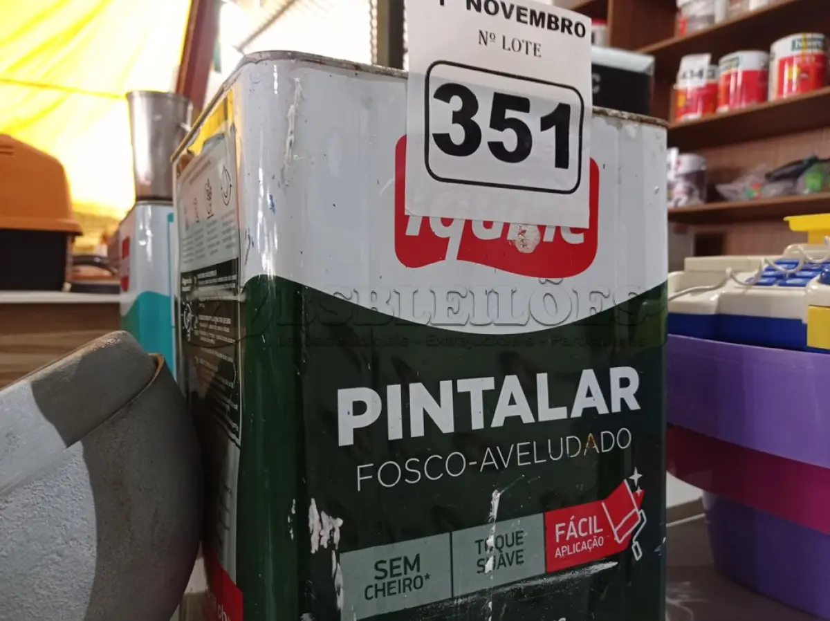 LOTE 351 - 01 LATA DE TINTA IQUINE PINTALAR INTERIORES 18L FOSCO AVELUDADO BRANCO NEVE. (NO ESTADO) ATENÇÃO! FAZER A VISITAÇÃO ANTES DE ARREMATAR, NÃO SABEMOS SE FUNCIONA. LEILÃO NÃO TEM GARANTIA E NEM DEVOLUÇÃO, SUJEITO A POSSÍVEIS AVARIAS VISÍVEIS/OCULTAS E/OU AUSÊNCIA DE COMPONENTES.