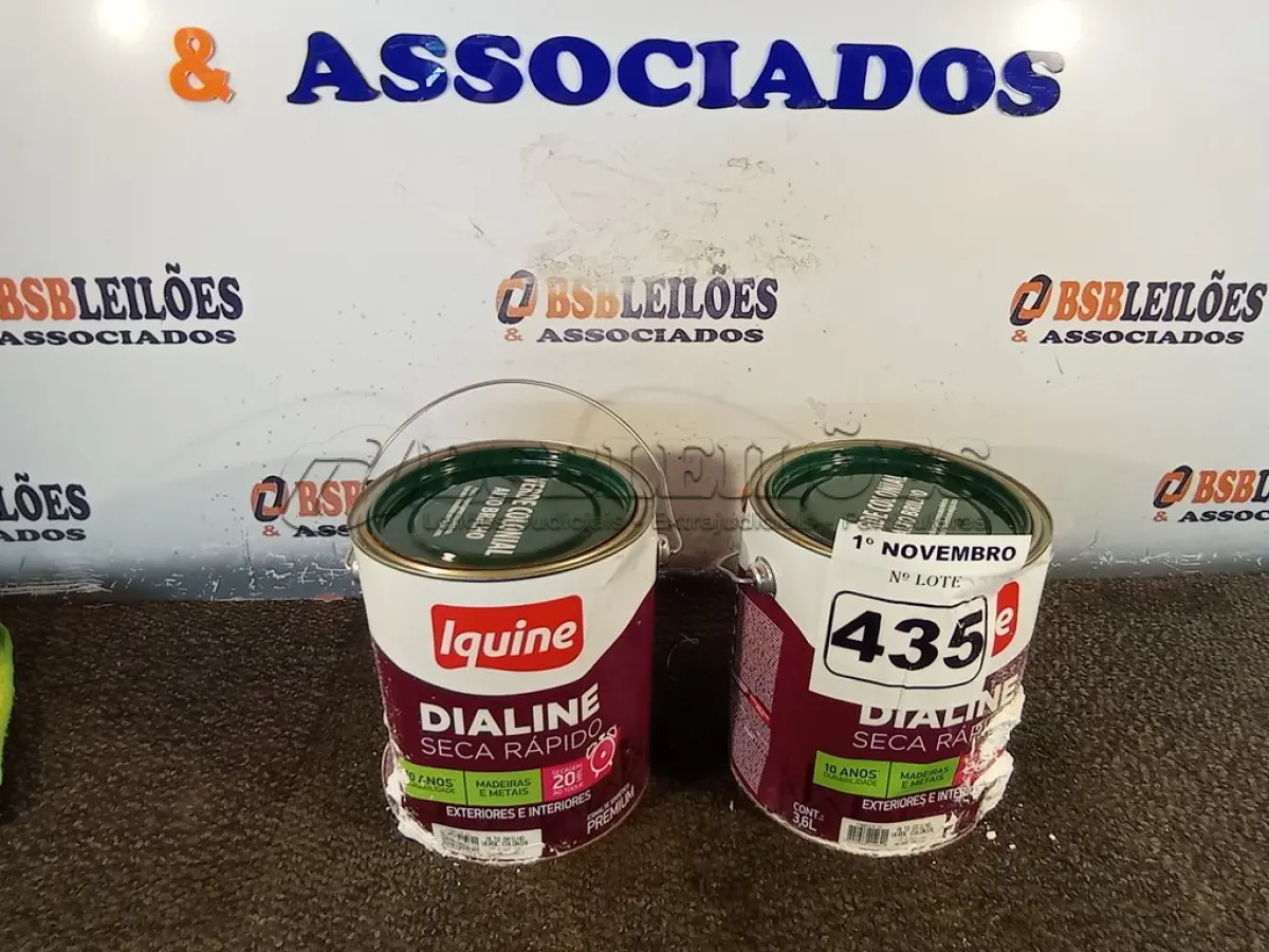 LOTE 435 - 02 GALÕES DE ESMALTE SINTÉTICO IQUINE DIALINE 3,6L NAS CORES ALTO BRILHO VERDE COLONIAL. (NO ESTADO) ATENÇÃO! FAZER A VISITAÇÃO ANTES DE ARREMATAR, NÃO SABEMOS SE FUNCIONA. LEILÃO NÃO TEM GARANTIA E NEM DEVOLUÇÃO, SUJEITO A POSSÍVEIS AVARIAS VISÍVEIS/OCULTAS E/OU AUSÊNCIA DE COMPONENTES.