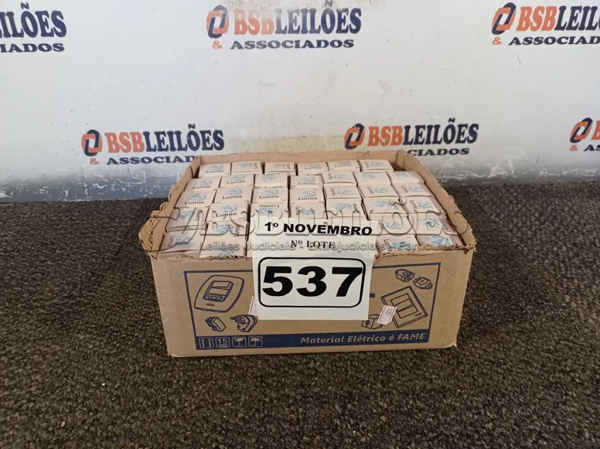 LOTE 537 - 01 LOTE COM APROXIMADAMENTE 80 LÂMPADAS DICROICA 1W 220V. (NO ESTADO) ATENÇÃO! FAZER A VISITAÇÃO ANTES DE ARREMATAR, NÃO SABEMOS SE FUNCIONA. LEILÃO NÃO TEM GARANTIA E NEM DEVOLUÇÃO, SUJEITO A POSSÍVEIS AVARIAS VISÍVEIS/OCULTAS E/OU AUSÊNCIA DE COMPONENTES.