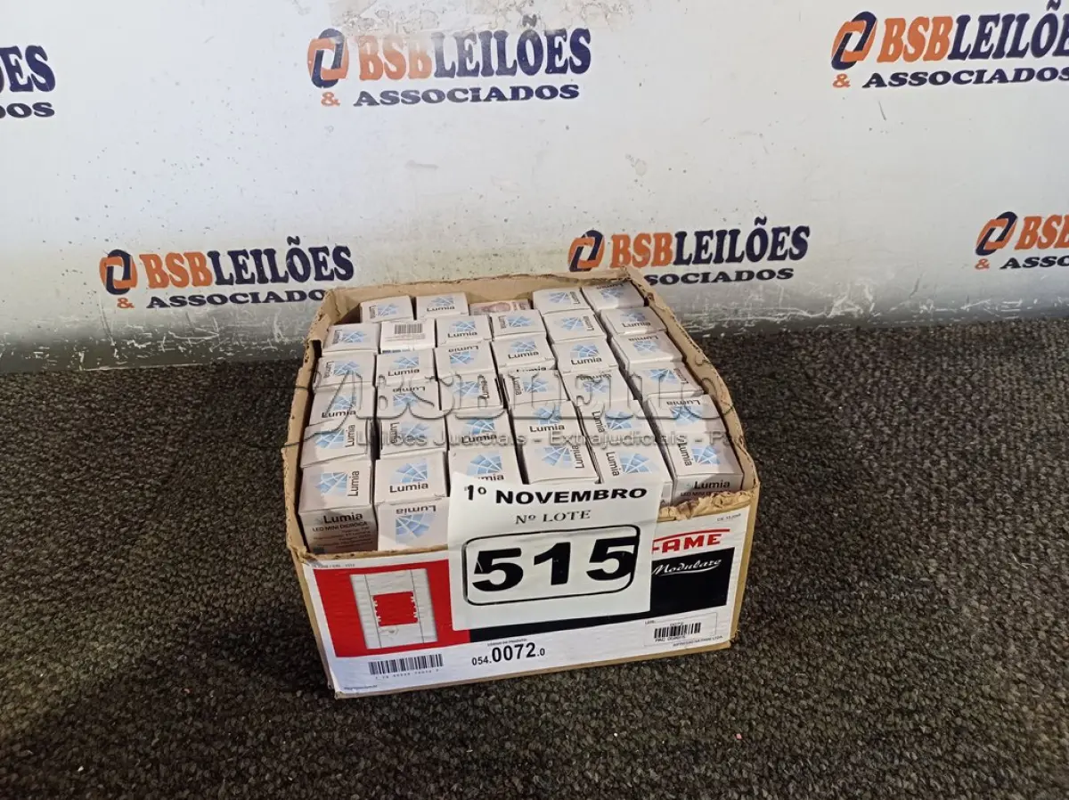 LOTE 515 - 01 LOTE COM APROXIMADAMENTE 80 LÂMPADAS DICROICA 1W 220V. (NO ESTADO) ATENÇÃO! FAZER A VISITAÇÃO ANTES DE ARREMATAR, NÃO SABEMOS SE FUNCIONA. LEILÃO NÃO TEM GARANTIA E NEM DEVOLUÇÃO, SUJEITO A POSSÍVEIS AVARIAS VISÍVEIS/OCULTAS E/OU AUSÊNCIA DE COMPONENTES.