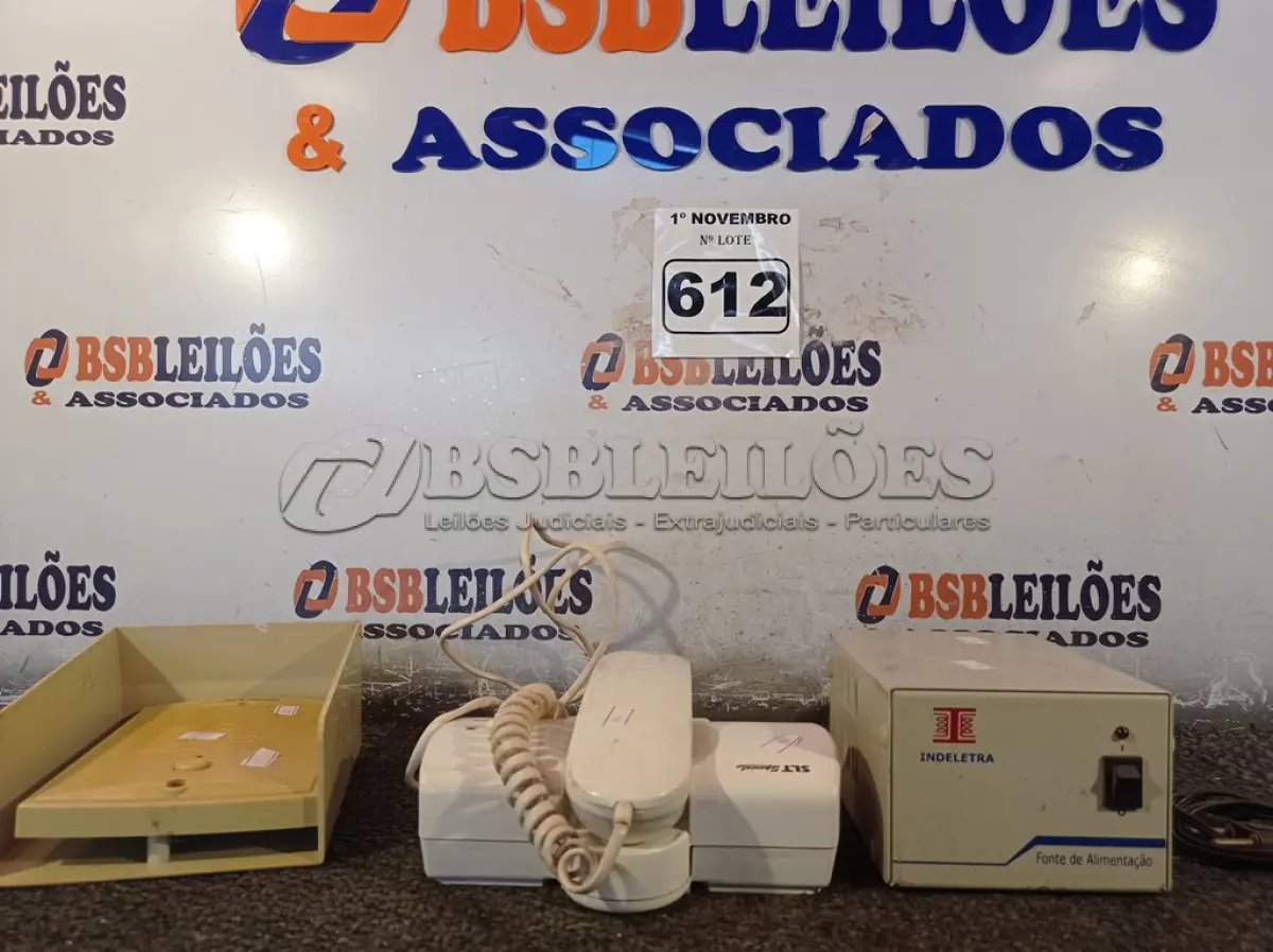 LOTE 612 - 01 INTERFONE E 01 FONTE DE ALIMENTAÇÃO. (NO ESTADO) ATENÇÃO! FAZER A VISITAÇÃO ANTES DE ARREMATAR, NÃO SABEMOS SE FUNCIONA. LEILÃO NÃO TEM GARANTIA E NEM DEVOLUÇÃO, SUJEITO A POSSÍVEIS AVARIAS VISÍVEIS/OCULTAS E/OU AUSÊNCIA DE COMPONENTES.