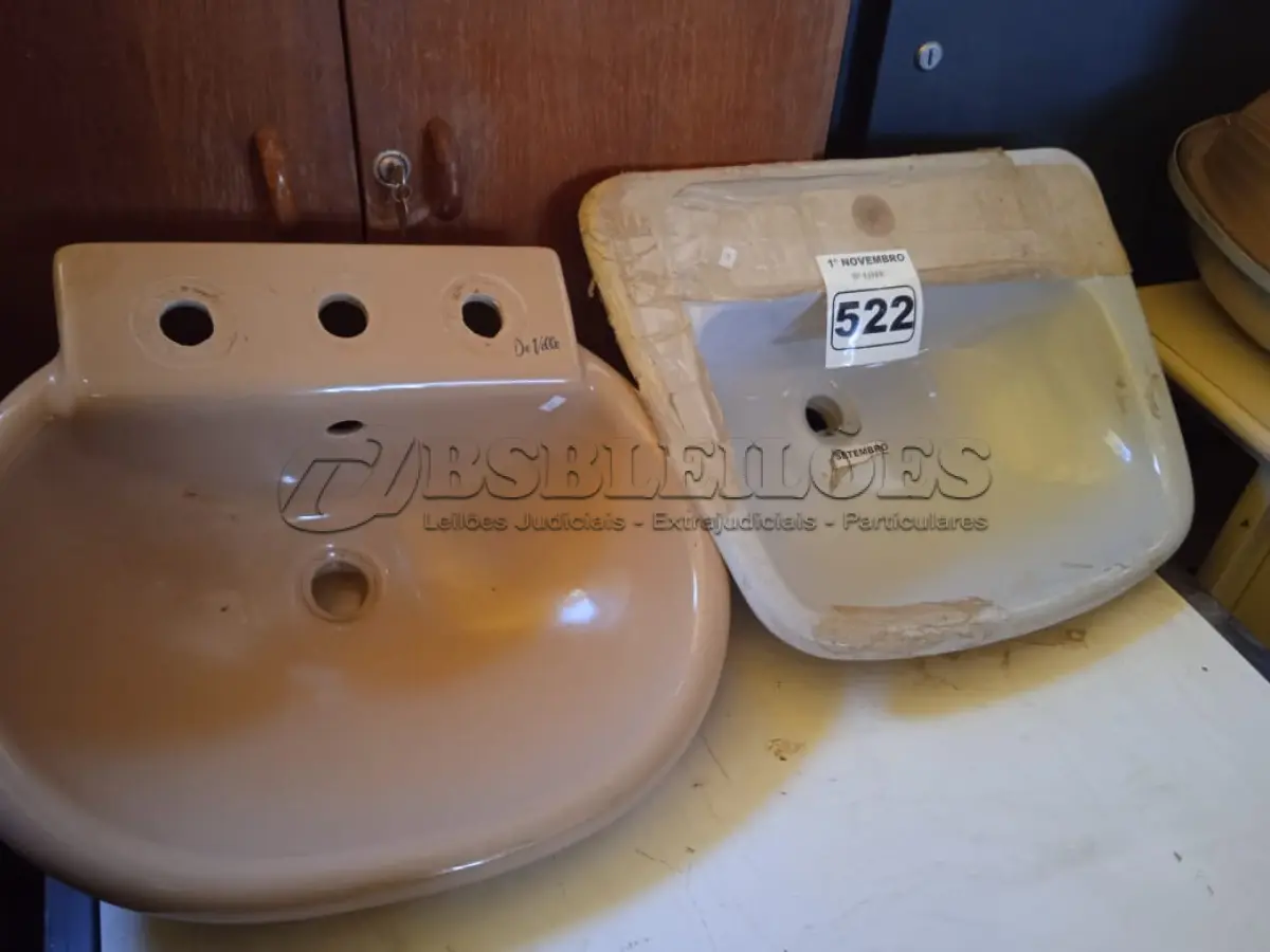 LOTE 522 - 02 CUBAS PARA LAVATÓRIO. (NO ESTADO) ATENÇÃO! FAZER A VISITAÇÃO ANTES DE ARREMATAR, NÃO SABEMOS SE FUNCIONA. LEILÃO NÃO TEM GARANTIA E NEM DEVOLUÇÃO, SUJEITO A POSSÍVEIS AVARIAS VISÍVEIS/OCULTAS E/OU AUSÊNCIA DE COMPONENTES.