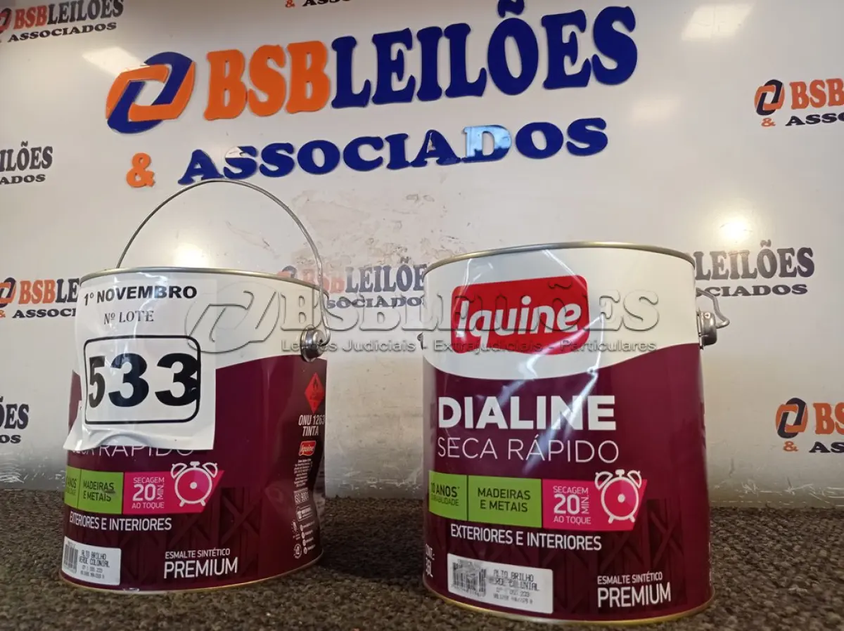 LOTE 533 - 02 GALÕES DE ESMALTE SINTÉTICO IQUINE DIALINE 3,6L NAS CORES ALTO BRILHO VERDE COLONIAL. (NO ESTADO) ATENÇÃO! FAZER A VISITAÇÃO ANTES DE ARREMATAR, NÃO SABEMOS SE FUNCIONA. LEILÃO NÃO TEM GARANTIA E NEM DEVOLUÇÃO, SUJEITO A POSSÍVEIS AVARIAS VISÍVEIS/OCULTAS E/OU AUSÊNCIA DE COMPONENTES.