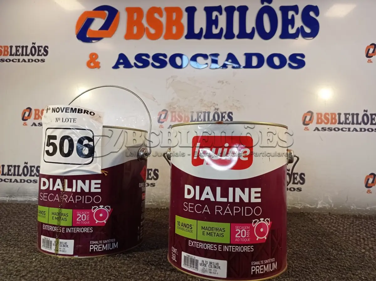 LOTE 506 - 02 GALÕES DE ESMALTE SINTÉTICO IQUINE DIALINE 3,6L NAS CORES ALTO BRILHO VERDE COLONIAL. (NO ESTADO) ATENÇÃO! FAZER A VISITAÇÃO ANTES DE ARREMATAR, NÃO SABEMOS SE FUNCIONA. LEILÃO NÃO TEM GARANTIA E NEM DEVOLUÇÃO, SUJEITO A POSSÍVEIS AVARIAS VISÍVEIS/OCULTAS E/OU AUSÊNCIA DE COMPONENTES.