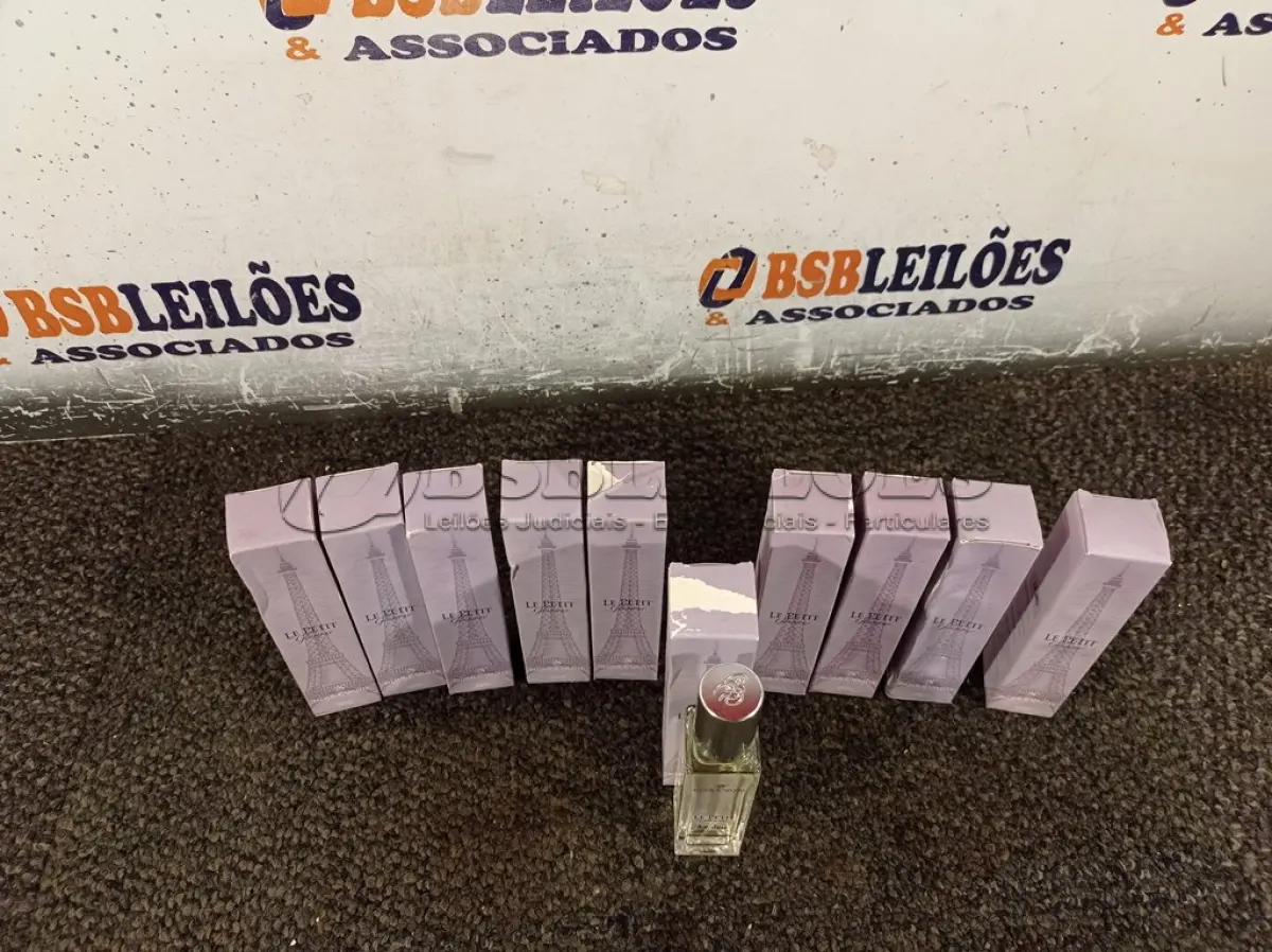 LOTE 026 - 10 PERFUMES LE PETIT 30ML. (NO ESTADO) ATENÇÃO! FAZER A VISITAÇÃO ANTES DE ARREMATAR, NÃO SABEMOS SE FUNCIONA. LEILÃO NÃO TEM GARANTIA E NEM DEVOLUÇÃO, SUJEITO A POSSÍVEIS AVARIAS VISÍVEIS/OCULTAS E/OU AUSÊNCIA DE COMPONENTES.