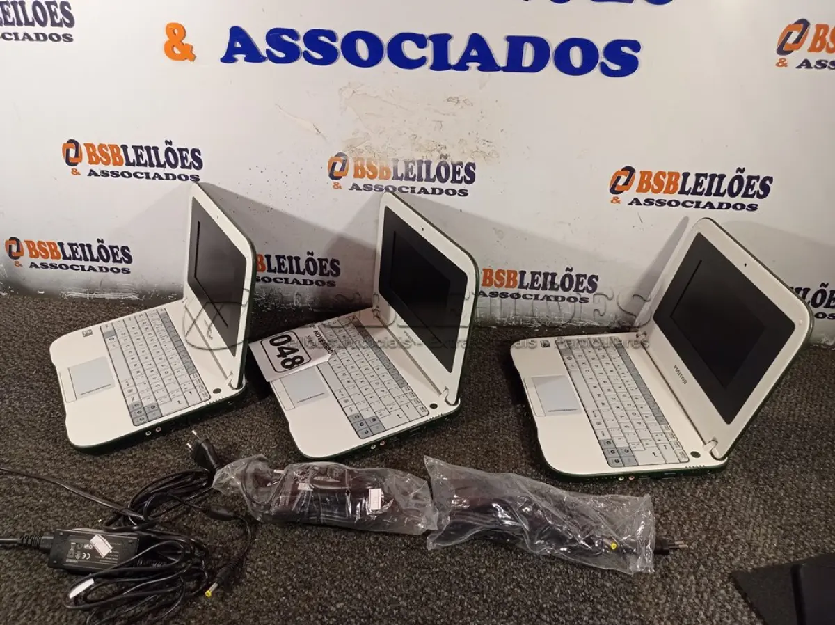 LOTE 048 - 03 NETBOOK’S MARCAS POSITIVO COM FONTE. (NO ESTADO) ATENÇÃO! FAZER A VISITAÇÃO ANTES DE ARREMATAR, NÃO SABEMOS SE FUNCIONA. LEILÃO NÃO TEM GARANTIA E NEM DEVOLUÇÃO, SUJEITO A POSSÍVEIS AVARIAS VISÍVEIS/OCULTAS E/OU AUSÊNCIA DE COMPONENTES.