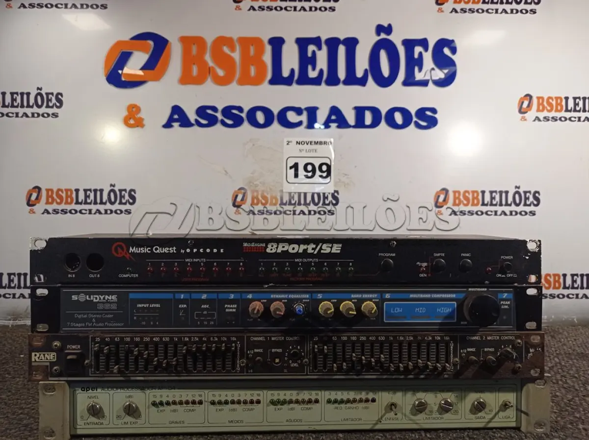 LOTE 199 - 04 EQUIPAMENTOS ELETRÔNICOS DIVERSOS. (NO ESTADO) ATENÇÃO! FAZER A VISITAÇÃO ANTES DE ARREMATAR, NÃO SABEMOS SE FUNCIONA. LEILÃO NÃO TEM GARANTIA E NEM DEVOLUÇÃO, SUJEITO A POSSÍVEIS AVARIAS VISÍVEIS/OCULTAS E/OU AUSÊNCIA DE COMPONENTES.