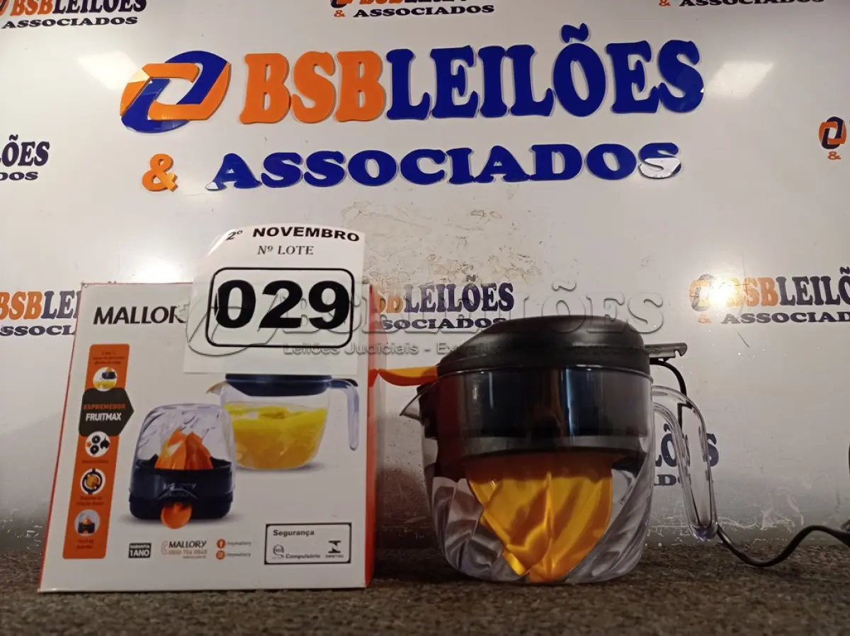 LOTE 029 - 01 ESPREMEDOR FRUITMAX 127V. (NO ESTADO) ATENÇÃO! FAZER A VISITAÇÃO ANTES DE ARREMATAR, NÃO SABEMOS SE FUNCIONA. LEILÃO NÃO TEM GARANTIA E NEM DEVOLUÇÃO, SUJEITO A POSSÍVEIS AVARIAS VISÍVEIS/OCULTAS E/OU AUSÊNCIA DE COMPONENTES.