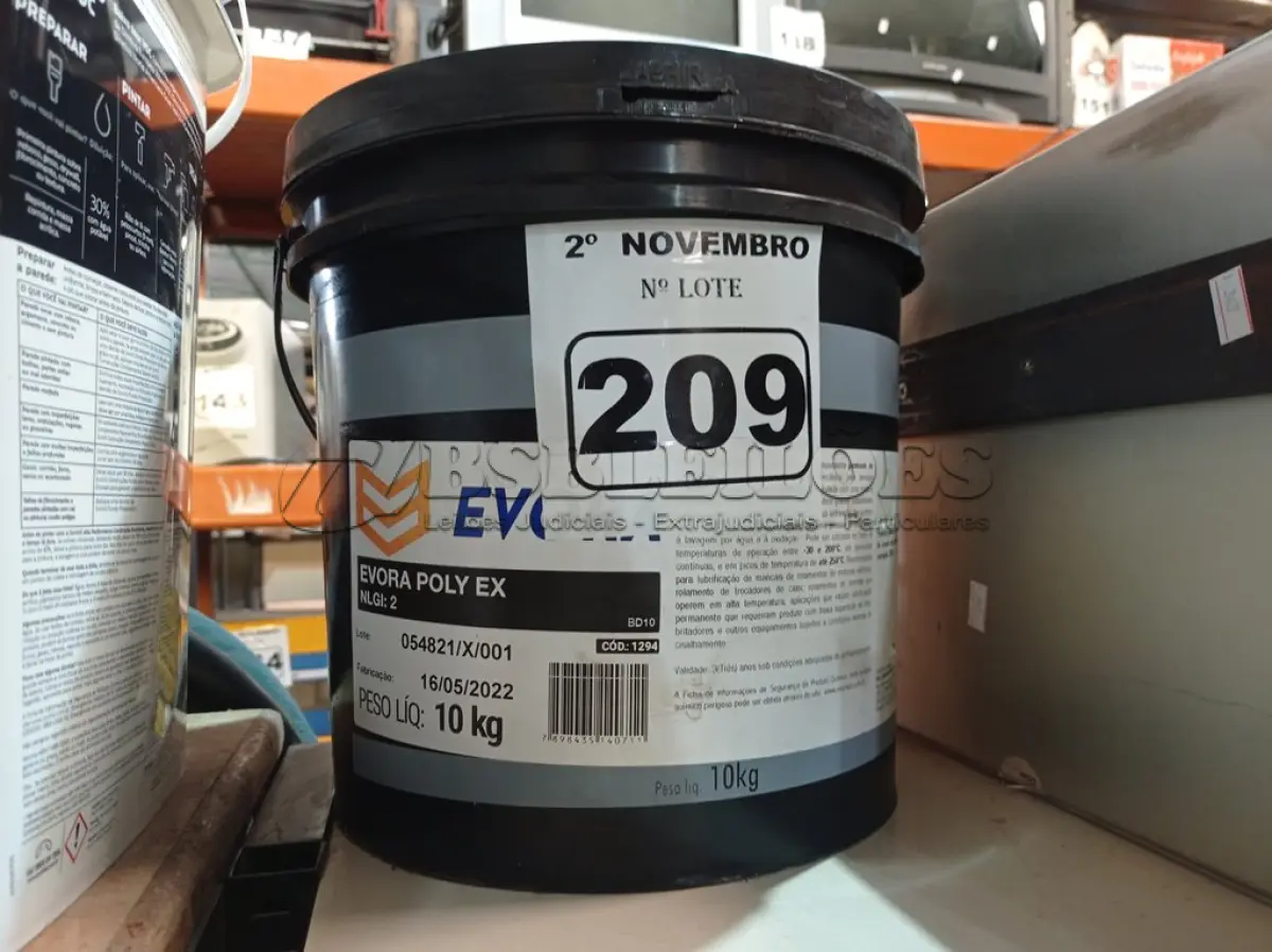 LOTE 209 - 01 BALDE DE GRAXA EVORA POLY EX 10KG. (NO ESTADO) ATENÇÃO! FAZER A VISITAÇÃO ANTES DE ARREMATAR, NÃO SABEMOS SE FUNCIONA. LEILÃO NÃO TEM GARANTIA E NEM DEVOLUÇÃO, SUJEITO A POSSÍVEIS AVARIAS VISÍVEIS/OCULTAS E/OU AUSÊNCIA DE COMPONENTES.