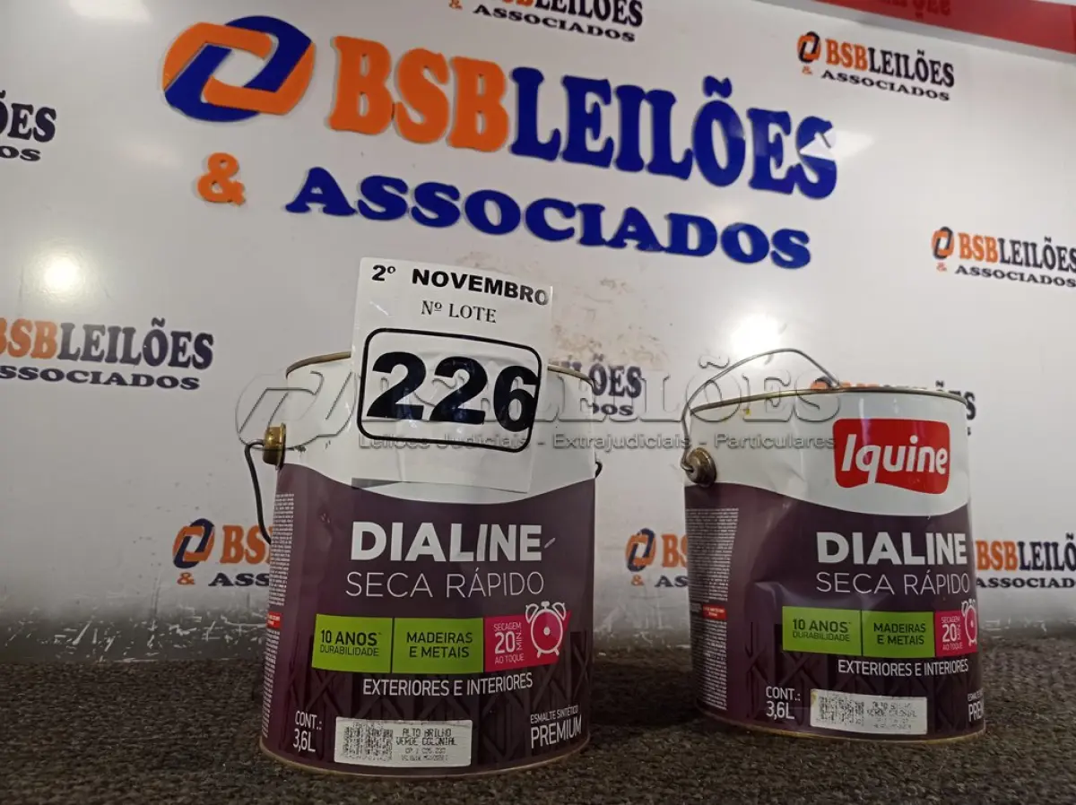 LOTE 226 - 02 GALÕES DE ESMALTE SINTÉTICO IQUINE MADEIRA E METAIS ALTO BRILHO VERDE COLONIAL 3,6L. (NO ESTADO) ATENÇÃO! FAZER A VISITAÇÃO ANTES DE ARREMATAR, NÃO SABEMOS SE FUNCIONA. LEILÃO NÃO TEM GARANTIA E NEM DEVOLUÇÃO, SUJEITO A POSSÍVEIS AVARIAS VISÍVEIS/OCULTAS E/OU AUSÊNCIA DE COMPONENTES.