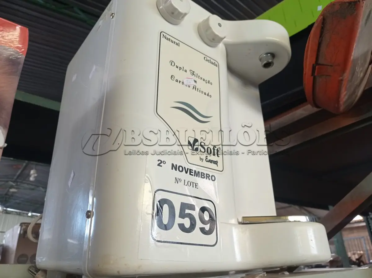 LOTE 059 - 01 PURIFICADOR DE ÁGUA MARCA SOFT. (NO ESTADO) ATENÇÃO! FAZER A VISITAÇÃO ANTES DE ARREMATAR, NÃO SABEMOS SE FUNCIONA. LEILÃO NÃO TEM GARANTIA E NEM DEVOLUÇÃO, SUJEITO A POSSÍVEIS AVARIAS VISÍVEIS/OCULTAS E/OU AUSÊNCIA DE COMPONENTES.