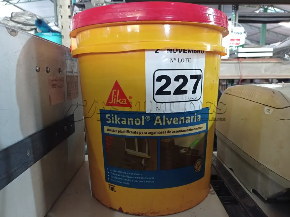 LOTE 227 - 01 BALDE DE SIKANOL ALVENARIA, ADITIVO PLASTIFICANTE PARA ARGAMASSA DE ASSENTAMENTO E REBOCO. (NO ESTADO) ATENÇÃO! FAZER A VISITAÇÃO ANTES DE ARREMATAR, NÃO SABEMOS SE FUNCIONA. LEILÃO NÃO TEM GARANTIA E NEM DEVOLUÇÃO, SUJEITO A POSSÍVEIS AVARIAS VISÍVEIS/OCULTAS E/OU AUSÊNCIA DE COMPONENTES.