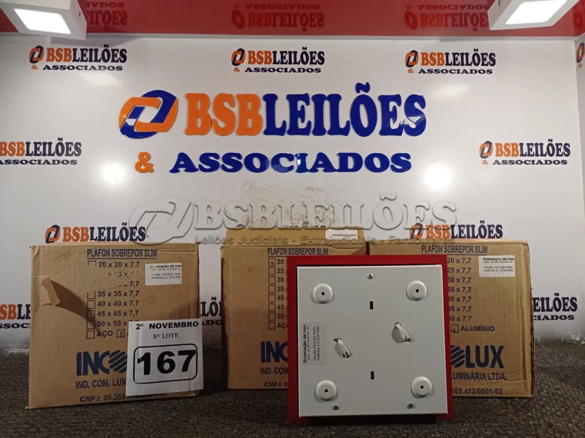 LOTE 167 - 03 PLAFONS DE SOBREPOR 20X20. (NO ESTADO) ATENÇÃO! FAZER A VISITAÇÃO ANTES DE ARREMATAR, NÃO SABEMOS SE FUNCIONA. LEILÃO NÃO TEM GARANTIA E NEM DEVOLUÇÃO, SUJEITO A POSSÍVEIS AVARIAS VISÍVEIS/OCULTAS E/OU AUSÊNCIA DE COMPONENTES.