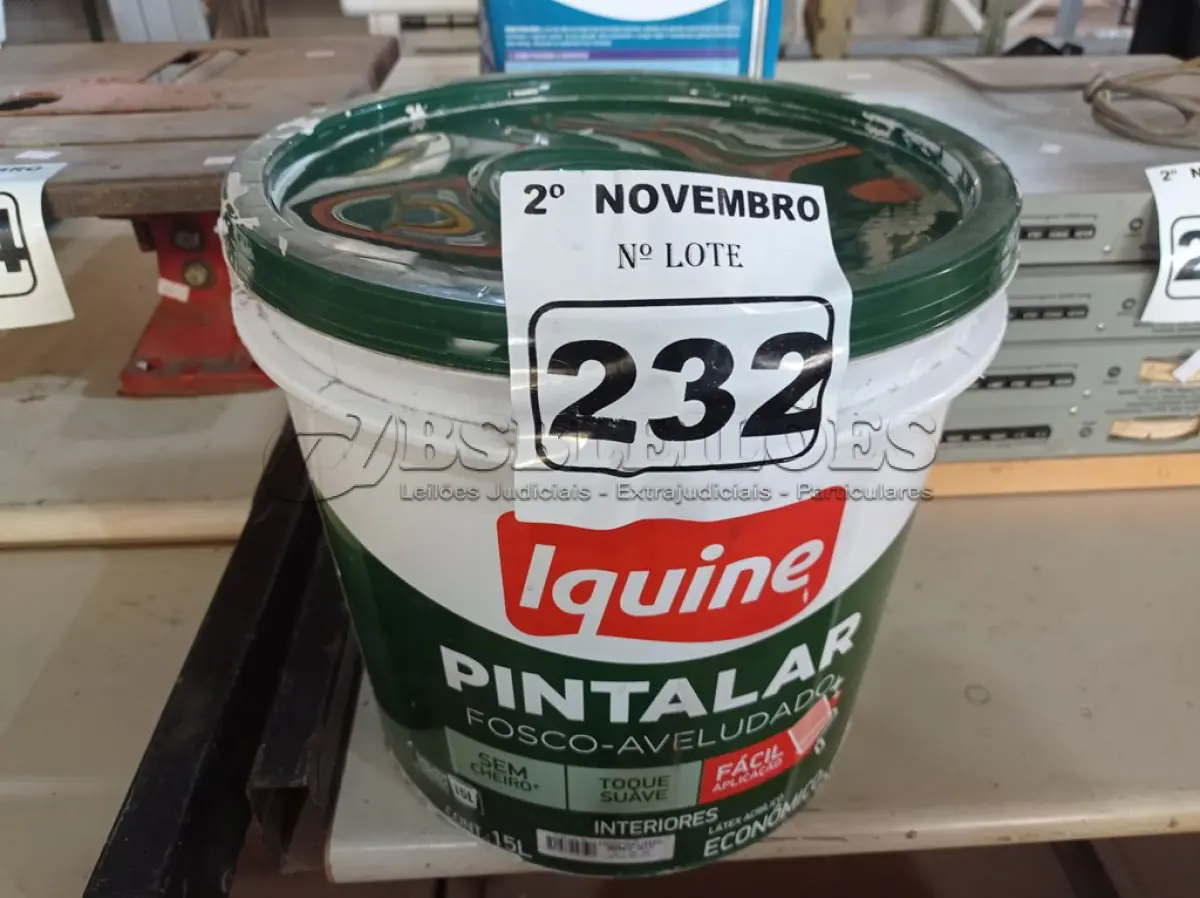 LOTE 232 - 01 BALDE DE TINTA IQUINE PINTALAR FOSCO AVELUDADO BRANCO GELO 15L. (NO ESTADO) ATENÇÃO! FAZER A VISITAÇÃO ANTES DE ARREMATAR, NÃO SABEMOS SE FUNCIONA. LEILÃO NÃO TEM GARANTIA E NEM DEVOLUÇÃO, SUJEITO A POSSÍVEIS AVARIAS VISÍVEIS/OCULTAS E/OU AUSÊNCIA DE COMPONENTES.