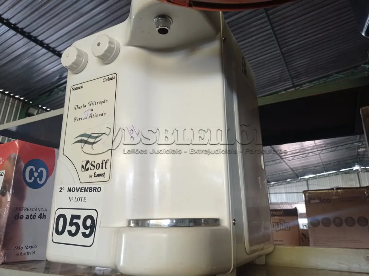 LOTE 059 - 01 PURIFICADOR DE ÁGUA MARCA SOFT. (NO ESTADO) ATENÇÃO! FAZER A VISITAÇÃO ANTES DE ARREMATAR, NÃO SABEMOS SE FUNCIONA. LEILÃO NÃO TEM GARANTIA E NEM DEVOLUÇÃO, SUJEITO A POSSÍVEIS AVARIAS VISÍVEIS/OCULTAS E/OU AUSÊNCIA DE COMPONENTES.