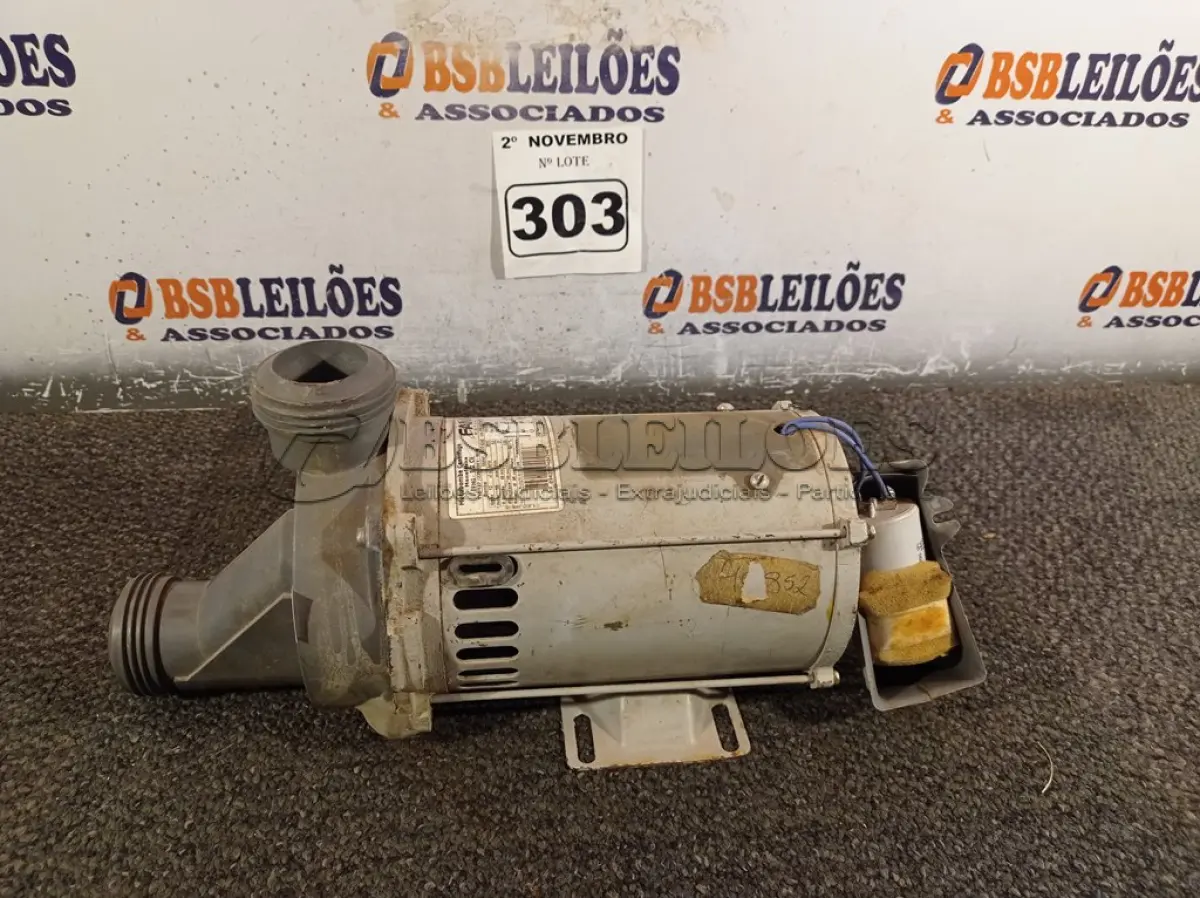 LOTE 303 - 01 MOTOBOMBA CENTRIFUGA MONOFÁSICA 1/2CV. (NO ESTADO) ATENÇÃO! FAZER A VISITAÇÃO ANTES DE ARREMATAR, NÃO SABEMOS SE FUNCIONA. LEILÃO NÃO TEM GARANTIA E NEM DEVOLUÇÃO, SUJEITO A POSSÍVEIS AVARIAS VISÍVEIS/OCULTAS E/OU AUSÊNCIA DE COMPONENTES.