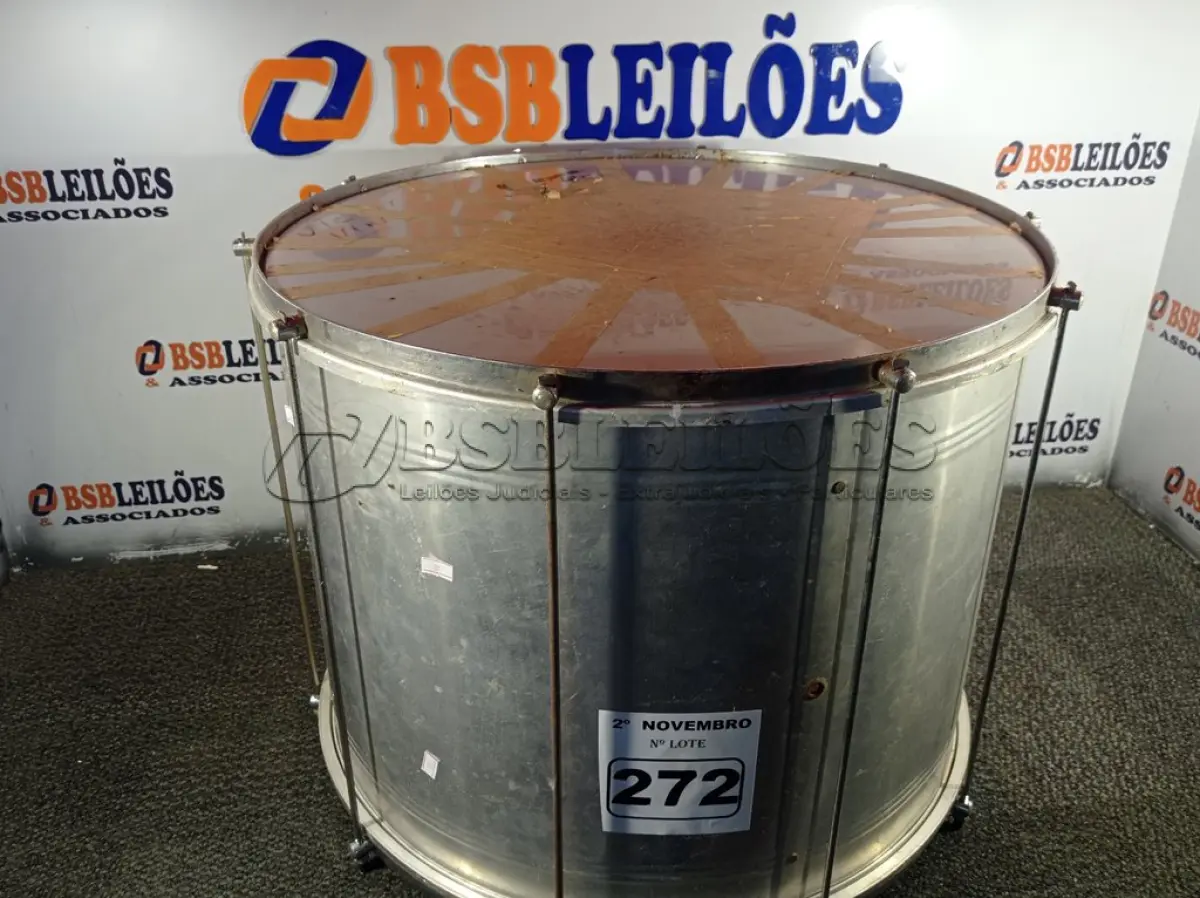LOTE 272 - 01 INSTRUMENTO MUSICAL “SURDO”. (NO ESTADO) ATENÇÃO! FAZER A VISITAÇÃO ANTES DE ARREMATAR, NÃO SABEMOS SE FUNCIONA. LEILÃO NÃO TEM GARANTIA E NEM DEVOLUÇÃO, SUJEITO A POSSÍVEIS AVARIAS VISÍVEIS/OCULTAS E/OU AUSÊNCIA DE COMPONENTES.