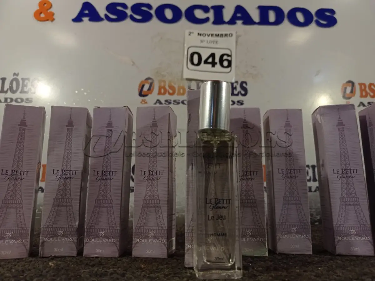LOTE 046 - 10 PERFUMES LE PETIT 30ML. (NO ESTADO) ATENÇÃO! FAZER A VISITAÇÃO ANTES DE ARREMATAR, NÃO SABEMOS SE FUNCIONA. LEILÃO NÃO TEM GARANTIA E NEM DEVOLUÇÃO, SUJEITO A POSSÍVEIS AVARIAS VISÍVEIS/OCULTAS E/OU AUSÊNCIA DE COMPONENTES.