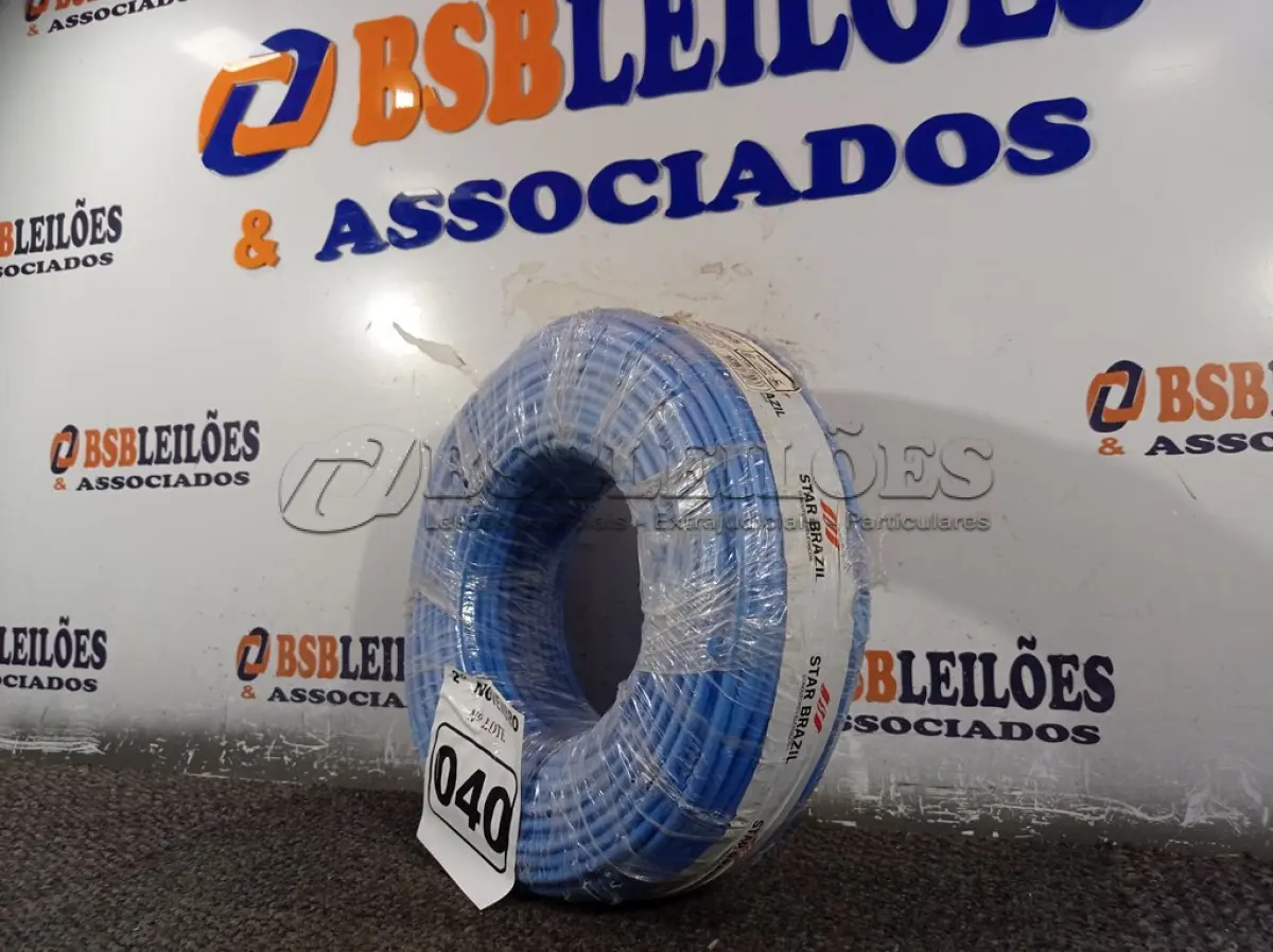 LOTE 040 - 01 ROLO DE CABO FLEXÍVEL 100M 1X10MM NA COR AZUL(NOVO). (NO ESTADO) ATENÇÃO! FAZER A VISITAÇÃO ANTES DE ARREMATAR, NÃO SABEMOS SE FUNCIONA. LEILÃO NÃO TEM GARANTIA E NEM DEVOLUÇÃO, SUJEITO A POSSÍVEIS AVARIAS VISÍVEIS/OCULTAS E/OU AUSÊNCIA DE COMPONENTES.