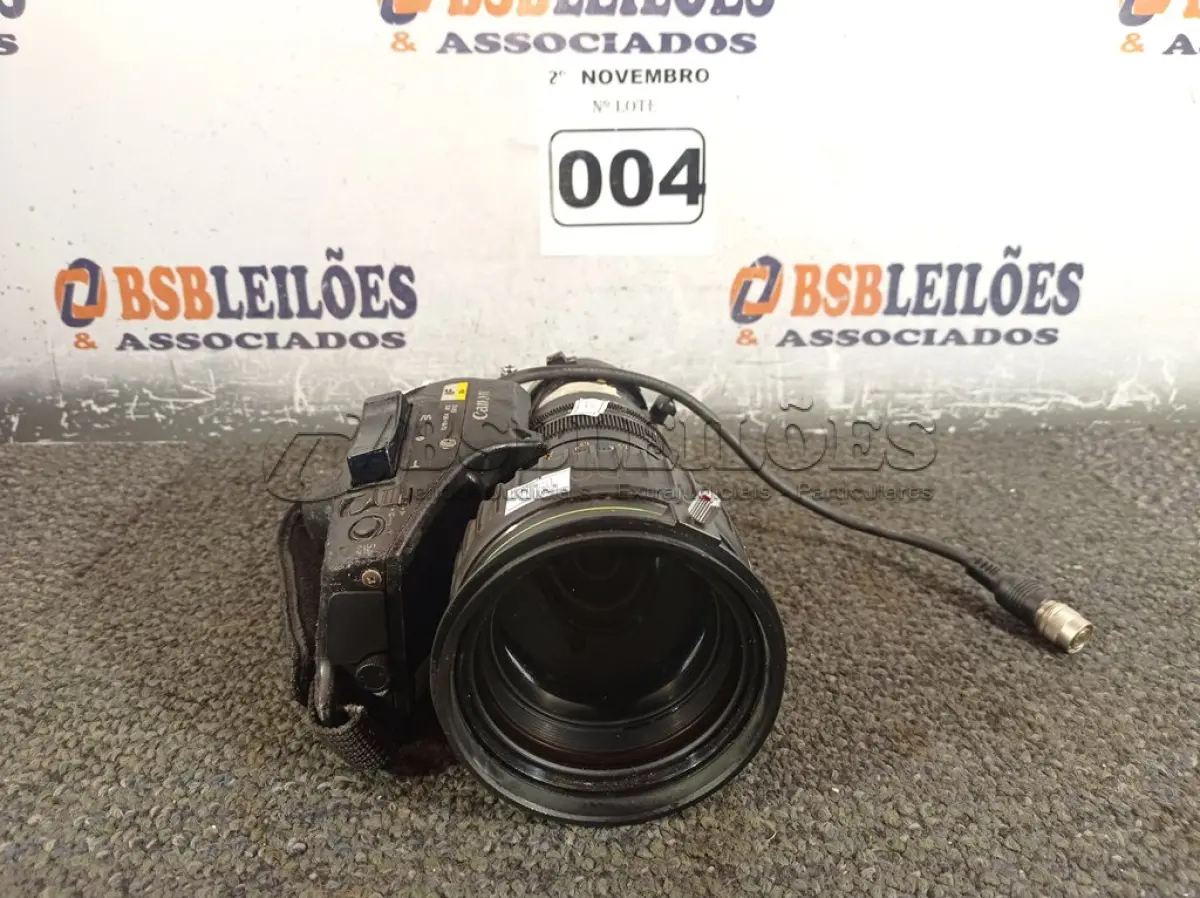 LOTE 004 - 01 LENTE CANON XJ19 PARA FILMADORA. (NO ESTADO) ATENÇÃO! FAZER A VISITAÇÃO ANTES DE ARREMATAR, NÃO SABEMOS SE FUNCIONA. LEILÃO NÃO TEM GARANTIA E NEM DEVOLUÇÃO, SUJEITO A POSSÍVEIS AVARIAS VISÍVEIS/OCULTAS E/OU AUSÊNCIA DE COMPONENTES.