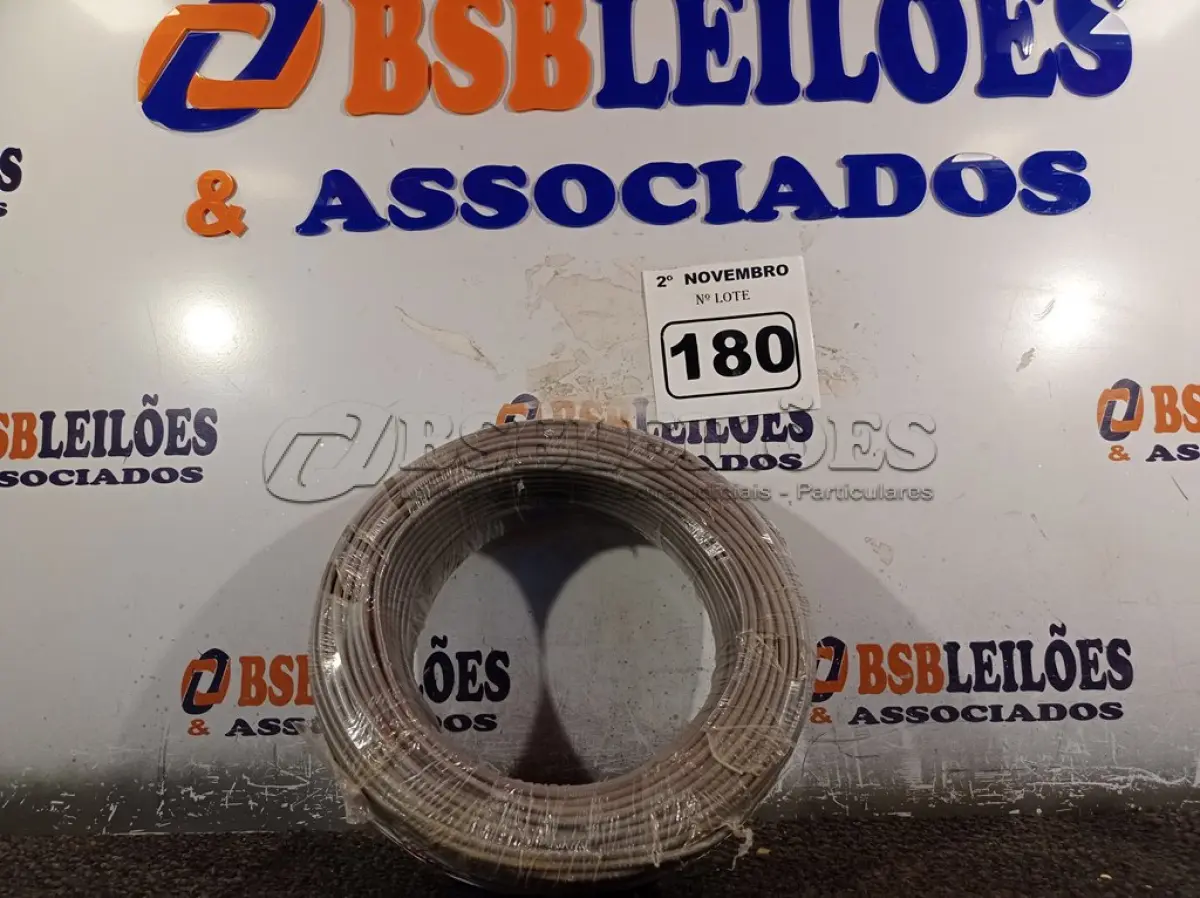 LOTE 180 - 01 ROLO DE CABO FLEXÍVEL 100M 1X4MM NA COR CINZA(NOVO). (NO ESTADO) ATENÇÃO! FAZER A VISITAÇÃO ANTES DE ARREMATAR, NÃO SABEMOS SE FUNCIONA. LEILÃO NÃO TEM GARANTIA E NEM DEVOLUÇÃO, SUJEITO A POSSÍVEIS AVARIAS VISÍVEIS/OCULTAS E/OU AUSÊNCIA DE COMPONENTES.