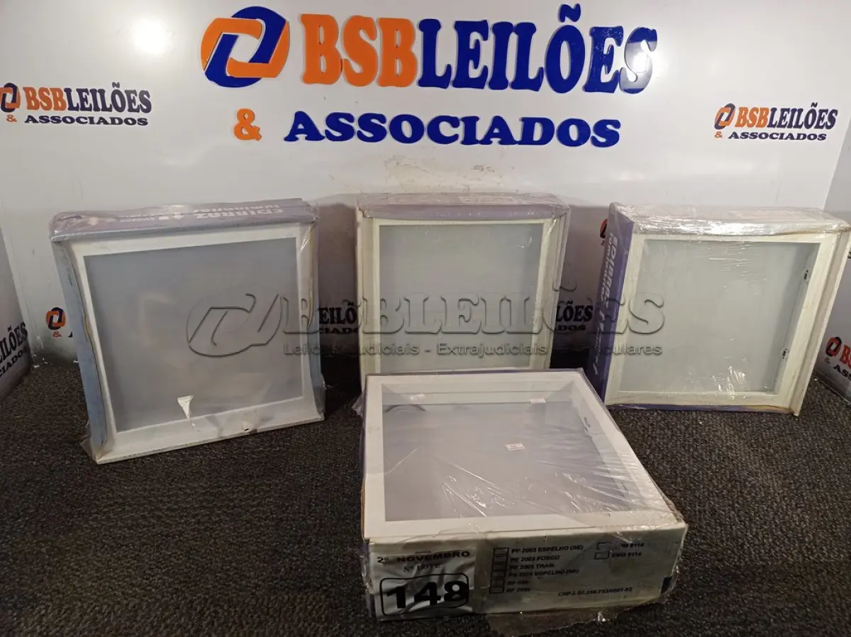 LOTE 148 - 04 LUMINÁRIAS DE EMBUTIR MARCA EDIBRAZ. (NO ESTADO) ATENÇÃO! FAZER A VISITAÇÃO ANTES DE ARREMATAR, NÃO SABEMOS SE FUNCIONA. LEILÃO NÃO TEM GARANTIA E NEM DEVOLUÇÃO, SUJEITO A POSSÍVEIS AVARIAS VISÍVEIS/OCULTAS E/OU AUSÊNCIA DE COMPONENTES.