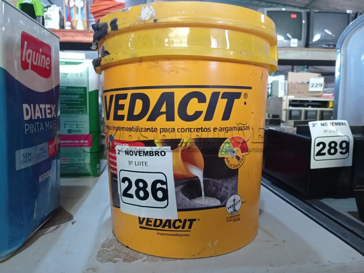LOTE 286 - 01 BALDE DE VEDACIT, ADITIVO IMPERMEABILIZANTE PARA CONCRETOS E ARGAMASSAS 18L. (NO ESTADO) ATENÇÃO! FAZER A VISITAÇÃO ANTES DE ARREMATAR, NÃO SABEMOS SE FUNCIONA. LEILÃO NÃO TEM GARANTIA E NEM DEVOLUÇÃO, SUJEITO A POSSÍVEIS AVARIAS VISÍVEIS/OCULTAS E/OU AUSÊNCIA DE COMPONENTES.