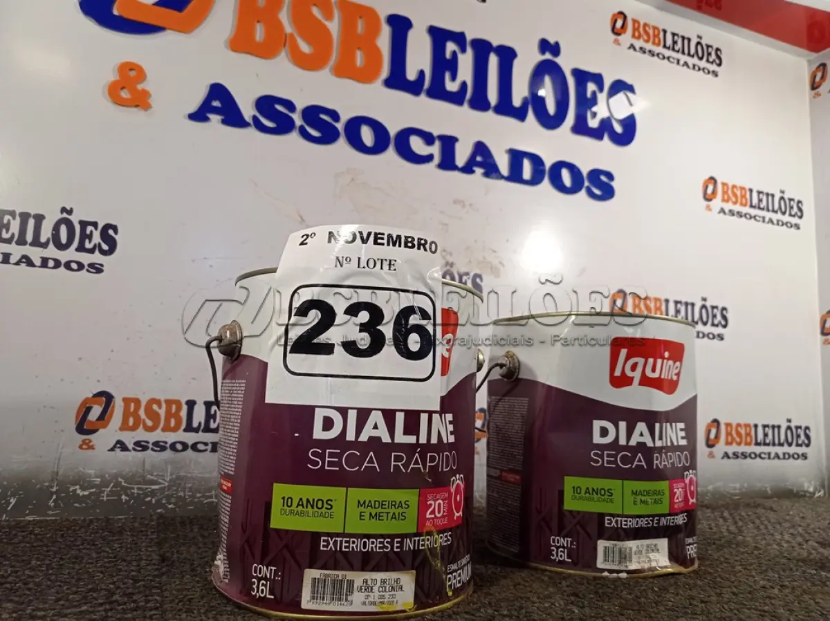 LOTE 236 - 02 GALÕES DE ESMALTE SINTÉTICO IQUINE MADEIRA E METAIS ALTO BRILHO VERDE COLONIAL 3,6L. (NO ESTADO) ATENÇÃO! FAZER A VISITAÇÃO ANTES DE ARREMATAR, NÃO SABEMOS SE FUNCIONA. LEILÃO NÃO TEM GARANTIA E NEM DEVOLUÇÃO, SUJEITO A POSSÍVEIS AVARIAS VISÍVEIS/OCULTAS E/OU AUSÊNCIA DE COMPONENTES.