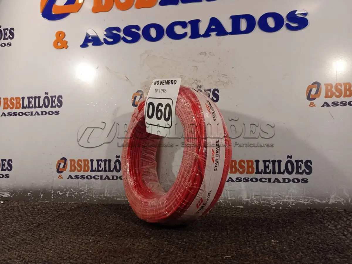 LOTE 060 - 01 ROLO DE CABO FLEXÍVEL 100M 1X4MM NA COR VERMELHA(NOVO). (NO ESTADO) ATENÇÃO! FAZER A VISITAÇÃO ANTES DE ARREMATAR, NÃO SABEMOS SE FUNCIONA. LEILÃO NÃO TEM GARANTIA E NEM DEVOLUÇÃO, SUJEITO A POSSÍVEIS AVARIAS VISÍVEIS/OCULTAS E/OU AUSÊNCIA DE COMPONENTES.