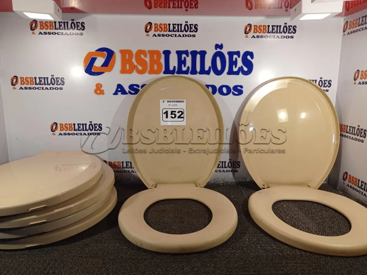 LOTE 152 - 06 ASSENTOS PARA VASO SANITÁRIO. (NO ESTADO) ATENÇÃO! FAZER A VISITAÇÃO ANTES DE ARREMATAR, NÃO SABEMOS SE FUNCIONA. LEILÃO NÃO TEM GARANTIA E NEM DEVOLUÇÃO, SUJEITO A POSSÍVEIS AVARIAS VISÍVEIS/OCULTAS E/OU AUSÊNCIA DE COMPONENTES.