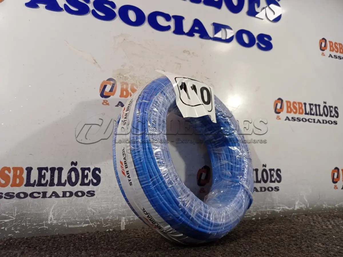 LOTE 110 - 01 ROLO DE CABO FLEXÍVEL 100M 1X4MM NA COR AZUL(NOVO). (NO ESTADO) ATENÇÃO! FAZER A VISITAÇÃO ANTES DE ARREMATAR, NÃO SABEMOS SE FUNCIONA. LEILÃO NÃO TEM GARANTIA E NEM DEVOLUÇÃO, SUJEITO A POSSÍVEIS AVARIAS VISÍVEIS/OCULTAS E/OU AUSÊNCIA DE COMPONENTES.