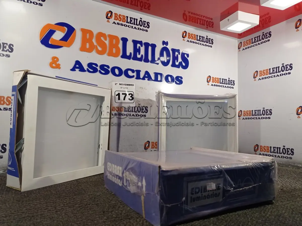 LOTE 173 - 03 LUMINÁRIAS DE EMBUTIR MARCA EDIBRAZ. (NO ESTADO) ATENÇÃO! FAZER A VISITAÇÃO ANTES DE ARREMATAR, NÃO SABEMOS SE FUNCIONA. LEILÃO NÃO TEM GARANTIA E NEM DEVOLUÇÃO, SUJEITO A POSSÍVEIS AVARIAS VISÍVEIS/OCULTAS E/OU AUSÊNCIA DE COMPONENTES.