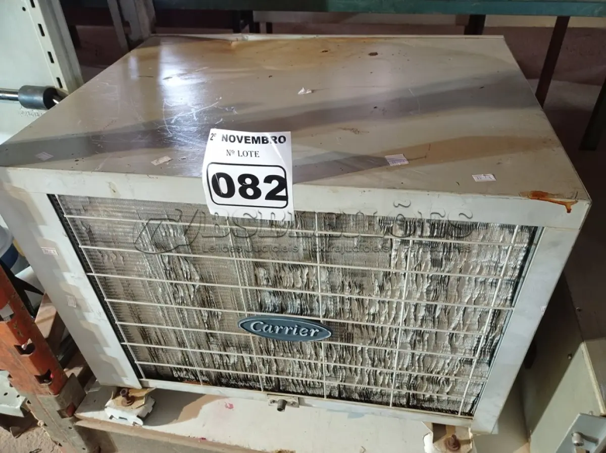 LOTE 082 - 01 CONDENSADORA MARCA CARRIER. (NO ESTADO) ATENÇÃO! FAZER A VISITAÇÃO ANTES DE ARREMATAR, NÃO SABEMOS SE FUNCIONA. LEILÃO NÃO TEM GARANTIA E NEM DEVOLUÇÃO, SUJEITO A POSSÍVEIS AVARIAS VISÍVEIS/OCULTAS E/OU AUSÊNCIA DE COMPONENTES.