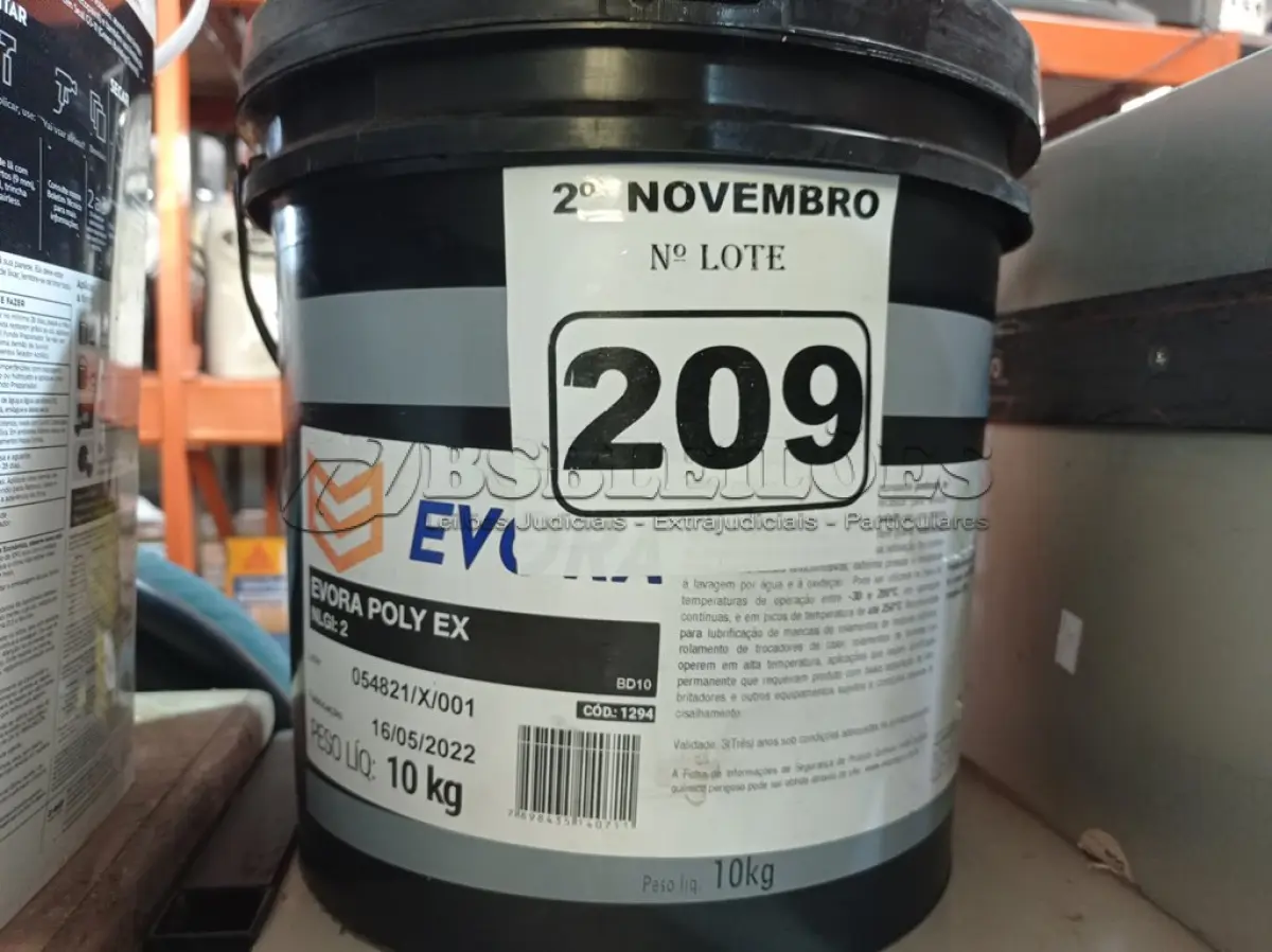 LOTE 209 - 01 BALDE DE GRAXA EVORA POLY EX 10KG. (NO ESTADO) ATENÇÃO! FAZER A VISITAÇÃO ANTES DE ARREMATAR, NÃO SABEMOS SE FUNCIONA. LEILÃO NÃO TEM GARANTIA E NEM DEVOLUÇÃO, SUJEITO A POSSÍVEIS AVARIAS VISÍVEIS/OCULTAS E/OU AUSÊNCIA DE COMPONENTES.
