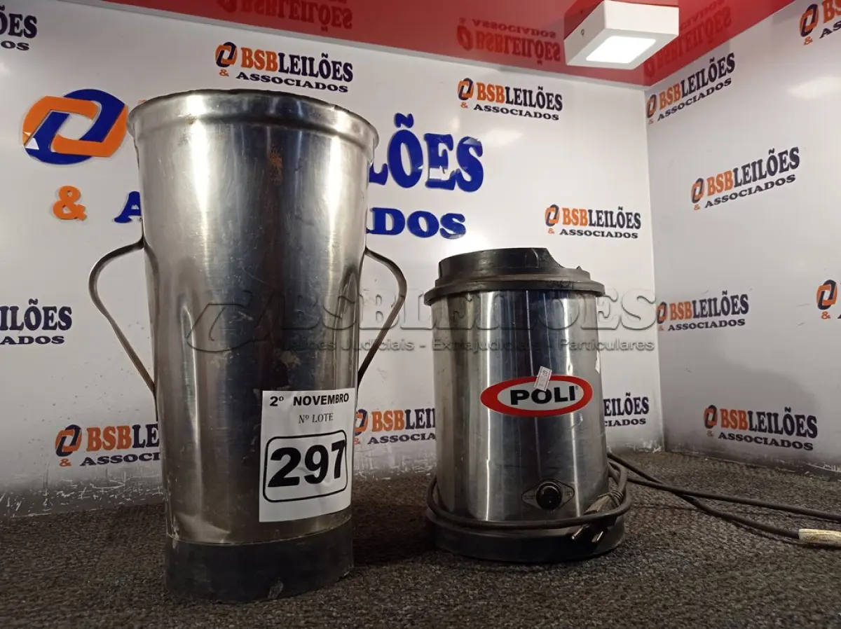 LOTE 297 - 01 LIQUIDIFICADOR INDUSTRIAL MARCA POLI. (NO ESTADO) ATENÇÃO! FAZER A VISITAÇÃO ANTES DE ARREMATAR, NÃO SABEMOS SE FUNCIONA. LEILÃO NÃO TEM GARANTIA E NEM DEVOLUÇÃO, SUJEITO A POSSÍVEIS AVARIAS VISÍVEIS/OCULTAS E/OU AUSÊNCIA DE COMPONENTES.
