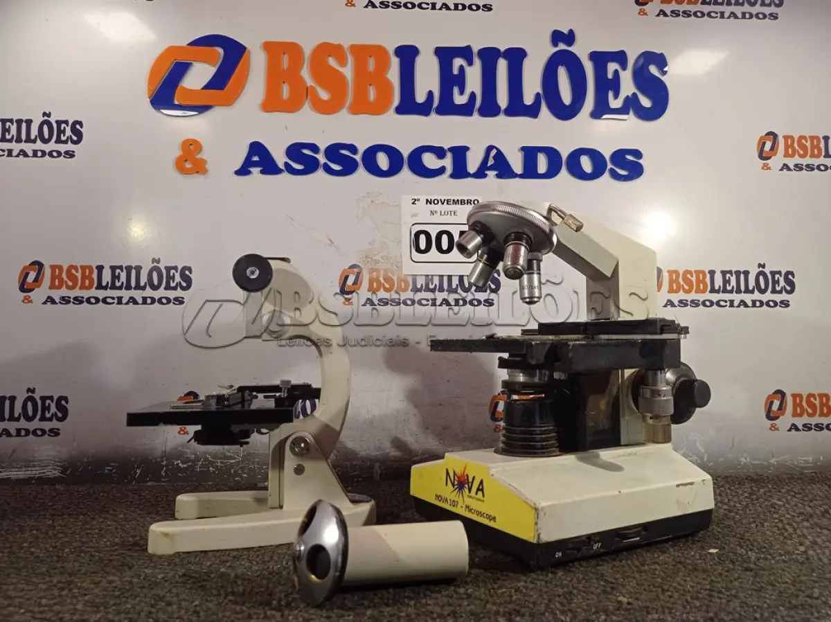 LOTE 005 - 02 BASES DE MICROSCÓPIO. (NO ESTADO) ATENÇÃO! FAZER A VISITAÇÃO ANTES DE ARREMATAR, NÃO SABEMOS SE FUNCIONA. LEILÃO NÃO TEM GARANTIA E NEM DEVOLUÇÃO, SUJEITO A POSSÍVEIS AVARIAS VISÍVEIS/OCULTAS E/OU AUSÊNCIA DE COMPONENTES.