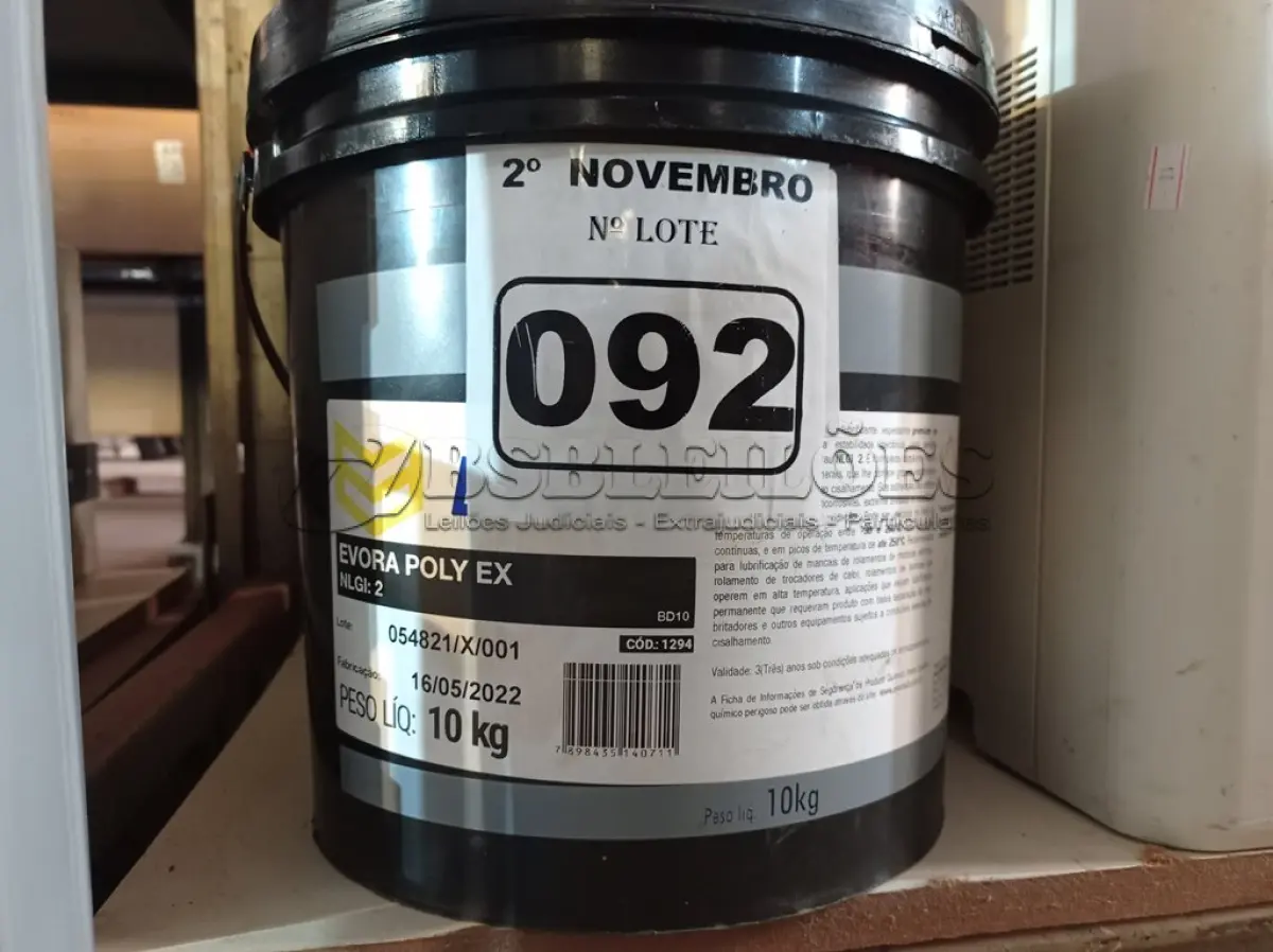 LOTE 092 - 01 BALDE DE GRAXA EVORA POLY EX 10KG. (NO ESTADO) ATENÇÃO! FAZER A VISITAÇÃO ANTES DE ARREMATAR, NÃO SABEMOS SE FUNCIONA. LEILÃO NÃO TEM GARANTIA E NEM DEVOLUÇÃO, SUJEITO A POSSÍVEIS AVARIAS VISÍVEIS/OCULTAS E/OU AUSÊNCIA DE COMPONENTES.