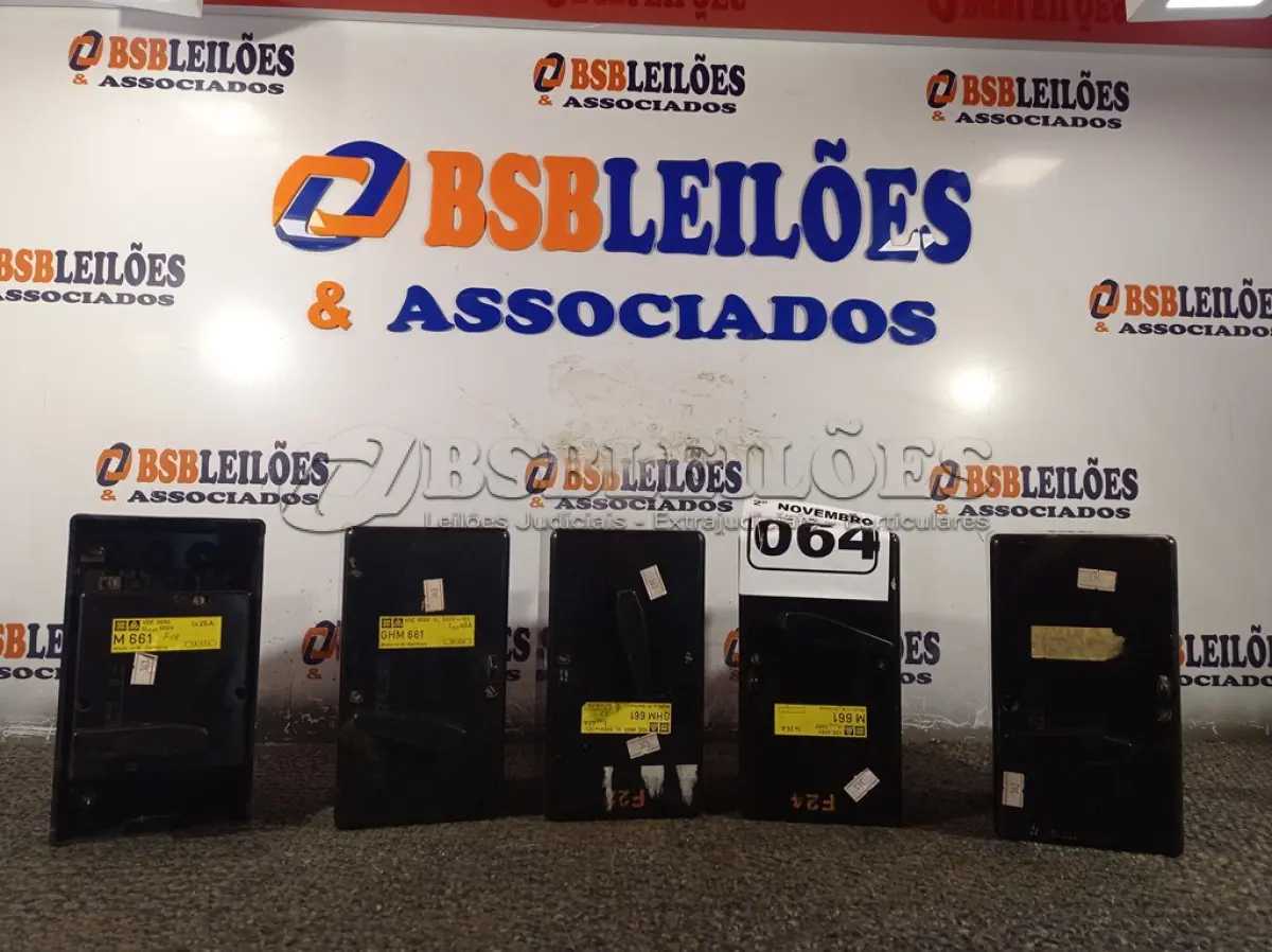 LOTE 064 - 05 CHAVES SECCIONADORAS GHM-661. (NO ESTADO) ATENÇÃO! FAZER A VISITAÇÃO ANTES DE ARREMATAR, NÃO SABEMOS SE FUNCIONA. LEILÃO NÃO TEM GARANTIA E NEM DEVOLUÇÃO, SUJEITO A POSSÍVEIS AVARIAS VISÍVEIS/OCULTAS E/OU AUSÊNCIA DE COMPONENTES.