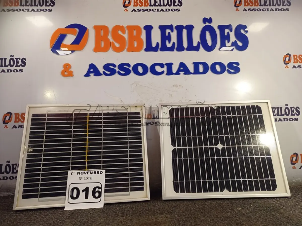 LOTE 016 - 02 PAINÉIS FOTOVOLTAICOS 18V 10W. (NO ESTADO) ATENÇÃO! FAZER A VISITAÇÃO ANTES DE ARREMATAR, NÃO SABEMOS SE FUNCIONA. LEILÃO NÃO TEM GARANTIA E NEM DEVOLUÇÃO, SUJEITO A POSSÍVEIS AVARIAS VISÍVEIS/OCULTAS E/OU AUSÊNCIA DE COMPONENTES.