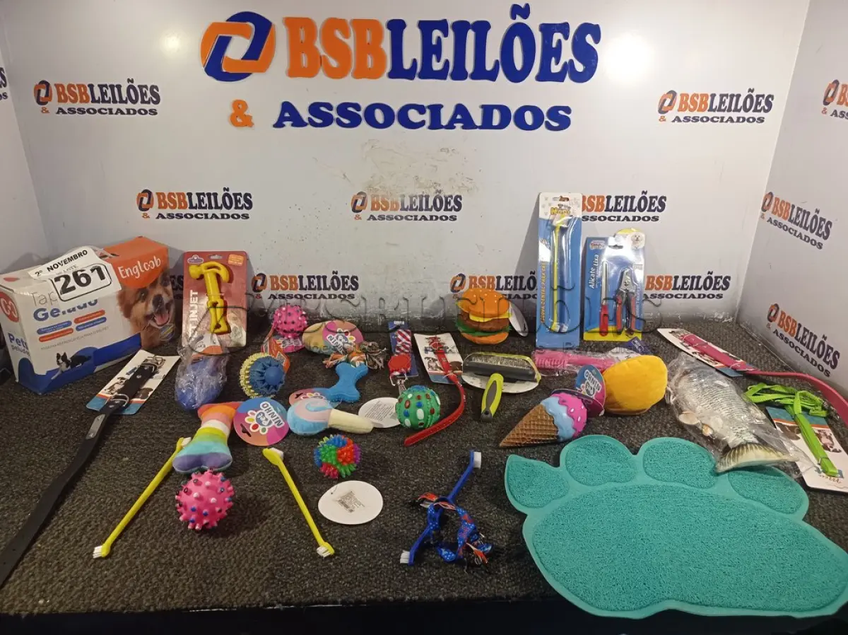 LOTE 261 - 01 LOTE COM VÁRIOS ACESSÓRIOS PARA PETS. (NO ESTADO) ATENÇÃO! FAZER A VISITAÇÃO ANTES DE ARREMATAR, NÃO SABEMOS SE FUNCIONA. LEILÃO NÃO TEM GARANTIA E NEM DEVOLUÇÃO, SUJEITO A POSSÍVEIS AVARIAS VISÍVEIS/OCULTAS E/OU AUSÊNCIA DE COMPONENTES.