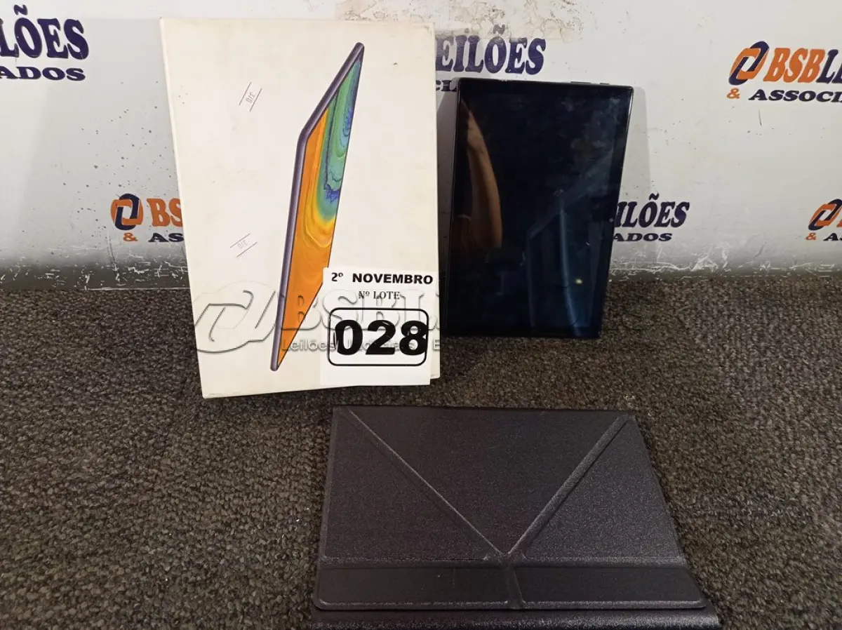 LOTE 028 - 01 TABLET. (NO ESTADO) ATENÇÃO! FAZER A VISITAÇÃO ANTES DE ARREMATAR, NÃO SABEMOS SE FUNCIONA. LEILÃO NÃO TEM GARANTIA E NEM DEVOLUÇÃO, SUJEITO A POSSÍVEIS AVARIAS VISÍVEIS/OCULTAS E/OU AUSÊNCIA DE COMPONENTES.