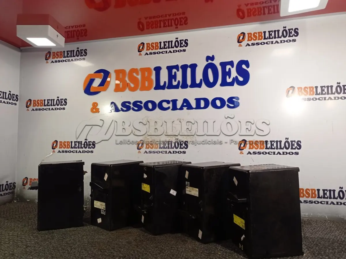 LOTE 289 - 05 CHAVES SECCIONADORAS GM 661. (NO ESTADO) ATENÇÃO! FAZER A VISITAÇÃO ANTES DE ARREMATAR, NÃO SABEMOS SE FUNCIONA. LEILÃO NÃO TEM GARANTIA E NEM DEVOLUÇÃO, SUJEITO A POSSÍVEIS AVARIAS VISÍVEIS/OCULTAS E/OU AUSÊNCIA DE COMPONENTES.