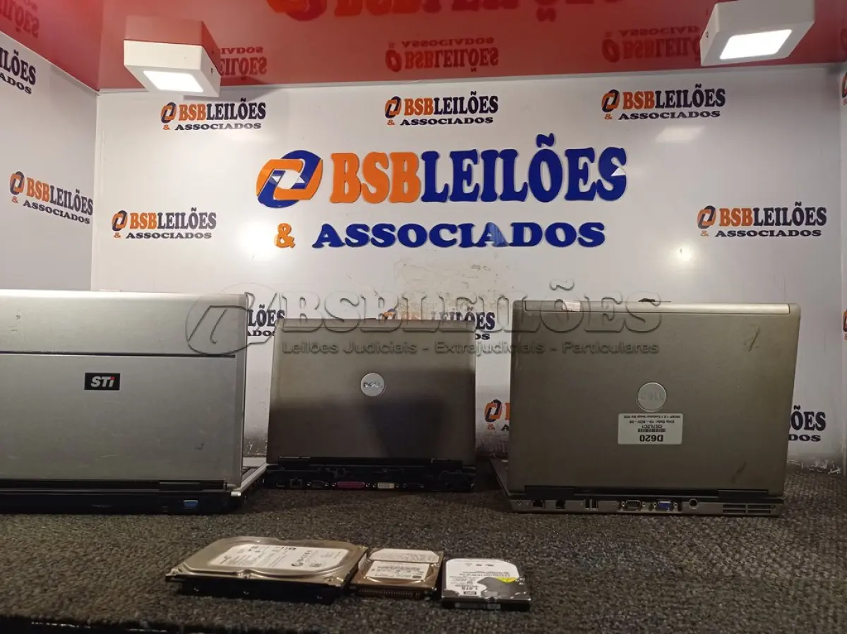 LOTE 066 - 03 NOTEBOOK’S E 03 HARD DISC MARCAS E MODELOS DIVERSOS PARA RETIRADA DE PEÇAS. (NO ESTADO) ATENÇÃO! FAZER A VISITAÇÃO ANTES DE ARREMATAR, NÃO SABEMOS SE FUNCIONA. LEILÃO NÃO TEM GARANTIA E NEM DEVOLUÇÃO, SUJEITO A POSSÍVEIS AVARIAS VISÍVEIS/OCULTAS E/OU AUSÊNCIA DE COMPONENTES.