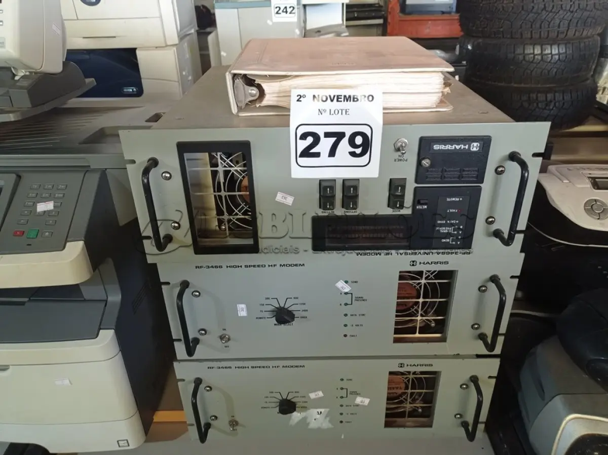 LOTE 279 - 03 EQUIPAMENTOS ELETRÔNICOS HARRIS SENDO 02 RF-3466 SPEED HF MODEM E 01 RF-3466 A UNIVERSAL HF MODEM. (NO ESTADO) ATENÇÃO! FAZER A VISITAÇÃO ANTES DE ARREMATAR, NÃO SABEMOS SE FUNCIONA. LEILÃO NÃO TEM GARANTIA E NEM DEVOLUÇÃO, SUJEITO A POSSÍVEIS AVARIAS VISÍVEIS/OCULTAS E/OU AUSÊNCIA DE COMPONENTES.